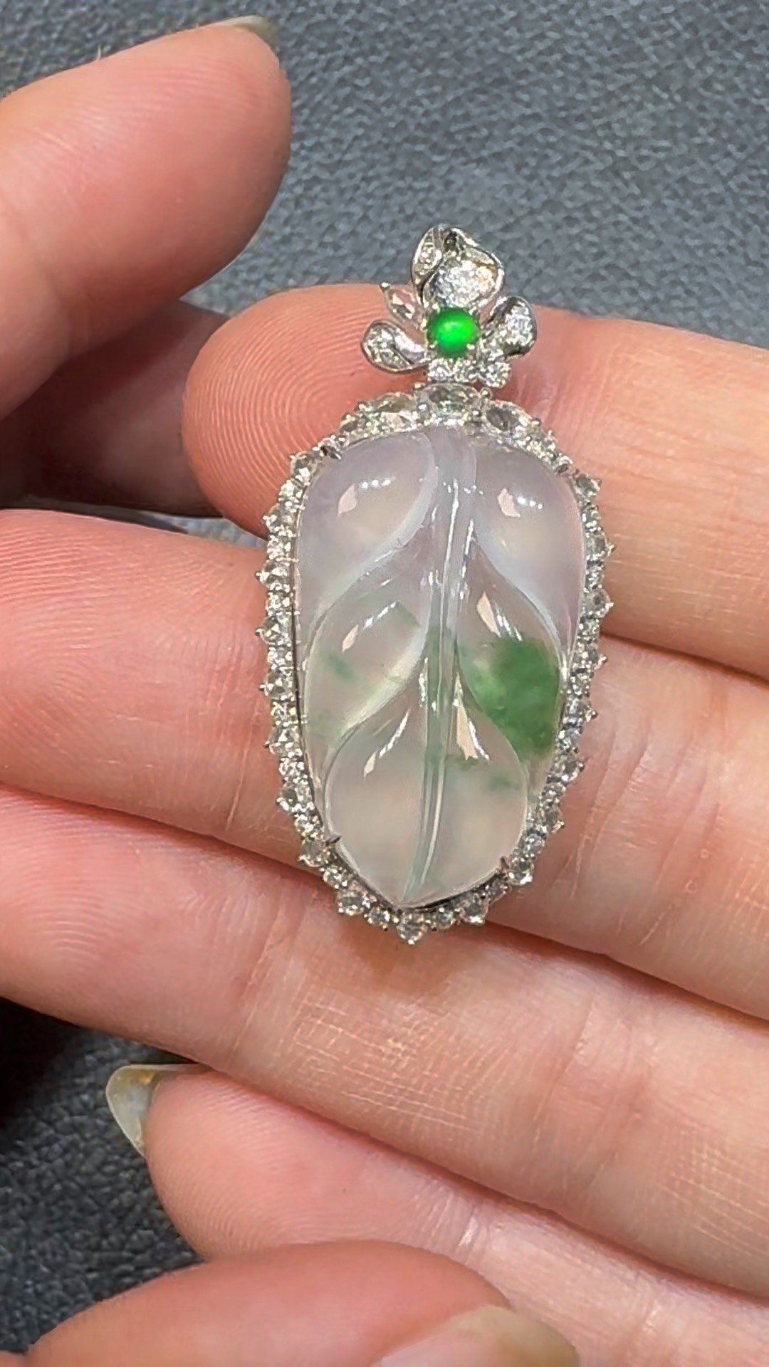 翡翠直播商品#109-18K白金鑽石翡翠樹葉吊墜 2 翡翠直播商品#109-18K白金鑽石翡翠樹葉吊墜 - Image 2