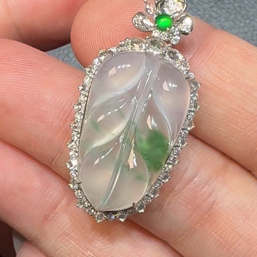 翡翠直播商品#109-18K白金鑽石翡翠樹葉吊墜