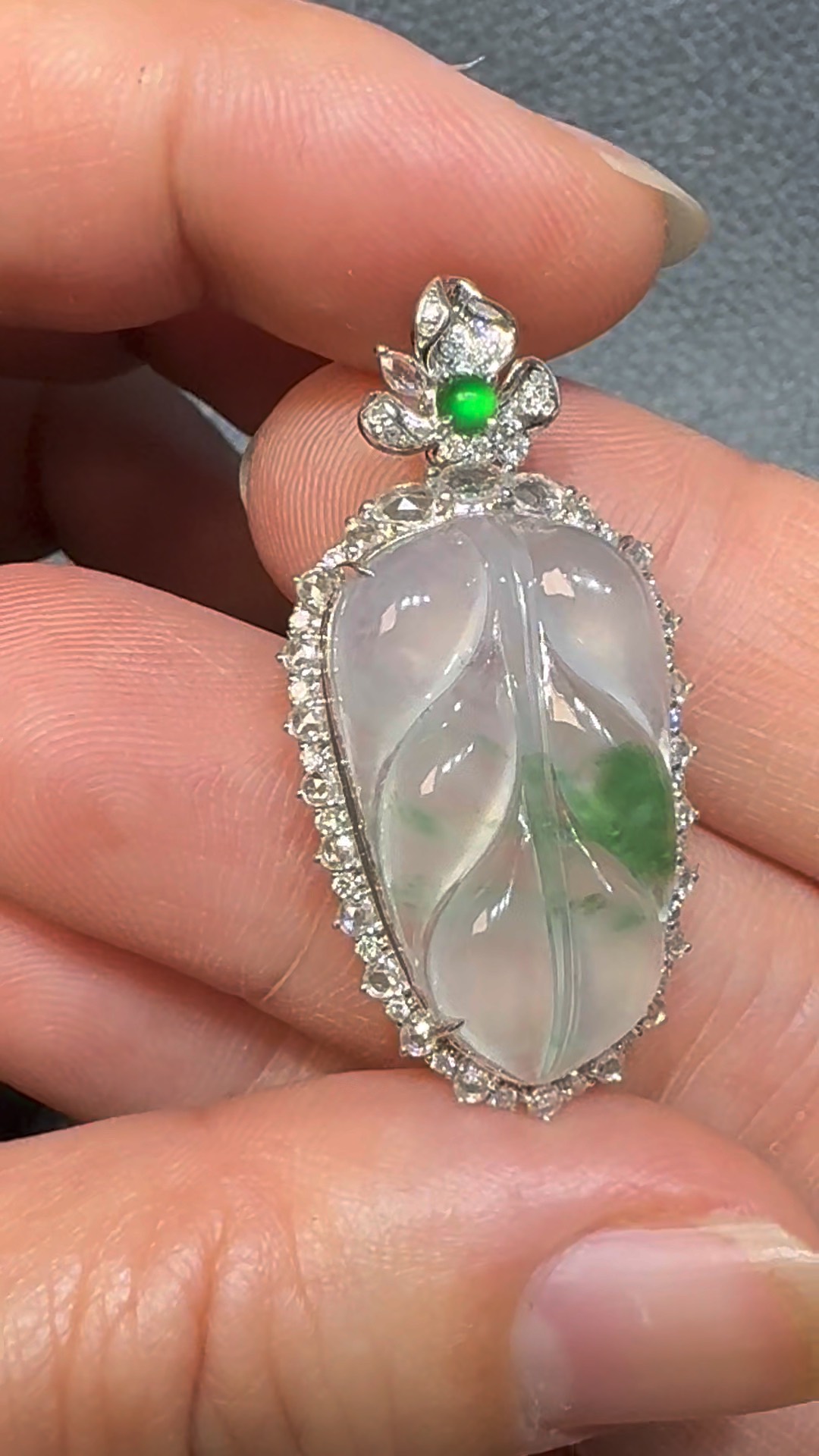 翡翠直播商品#109-18K白金鑽石翡翠樹葉吊墜 5 翡翠直播商品#109-18K白金鑽石翡翠樹葉吊墜 - Image 5