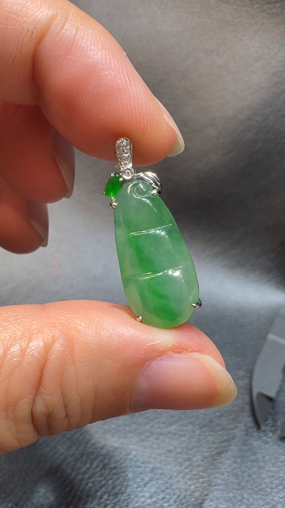 翡翠直播商品#112-18K白金福到福豆吊墜 2 翡翠直播商品#112-18K白金福到福豆吊墜 - Image 2