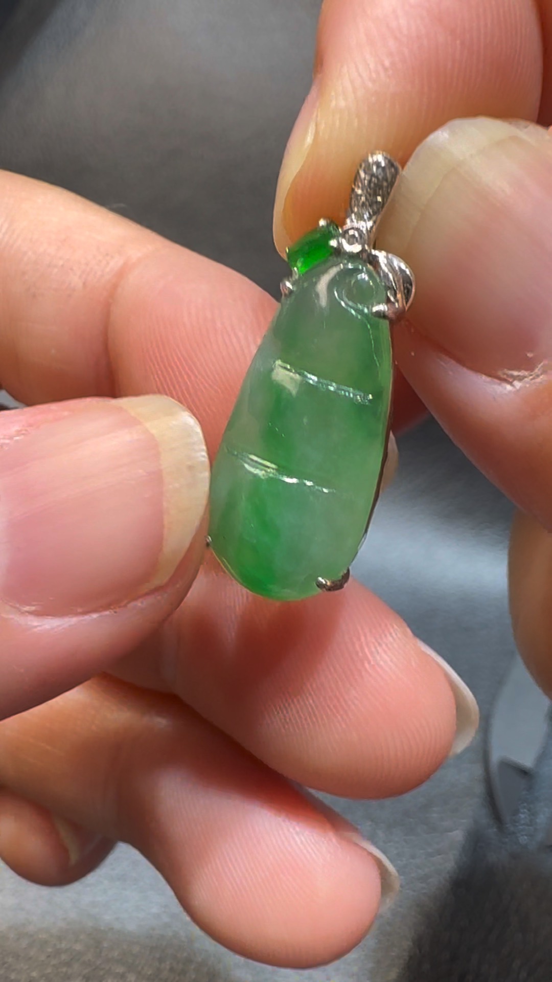 翡翠直播商品#112-18K白金福到福豆吊墜 4 翡翠直播商品#112-18K白金福到福豆吊墜 - Image 4