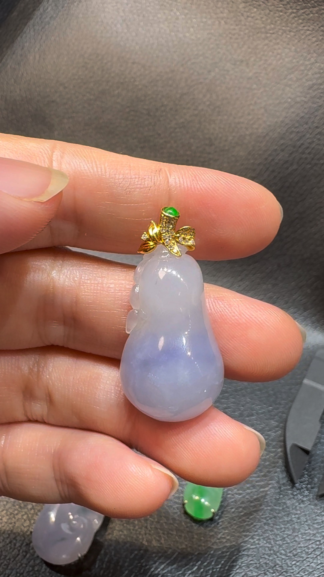 翡翠直播商品#114-18K白金鑽石紫羅蘭福瓜福果吊墜 1 翡翠直播商品#114-18K白金鑽石紫羅蘭福瓜福果吊墜