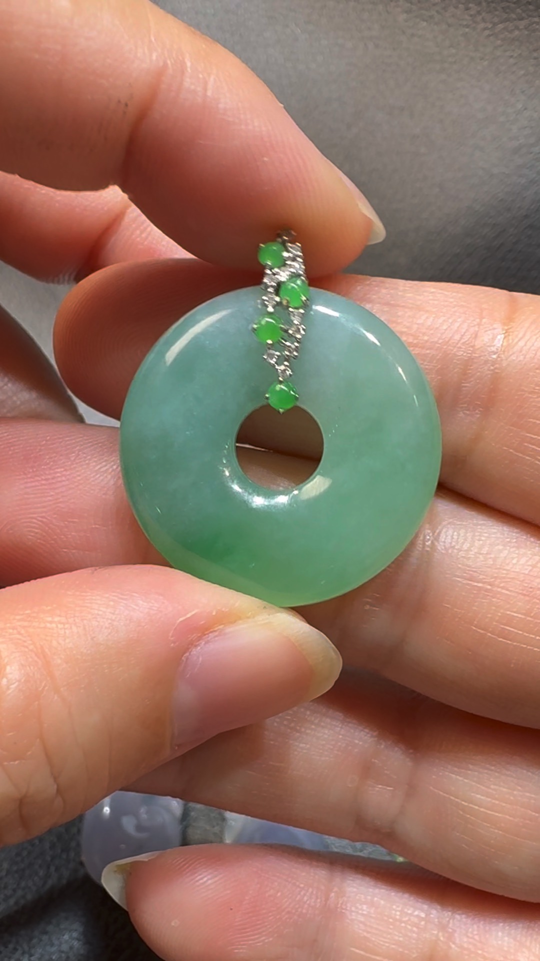 翡翠直播商品#115-18K白金鑽石翡翠平安扣 1 翡翠直播商品#115-18K白金鑽石翡翠平安扣