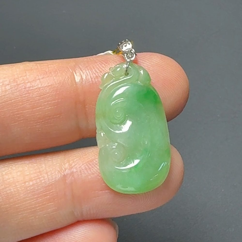 翡翠直播商品#119-18K白金扣小如意翡翠吊墜