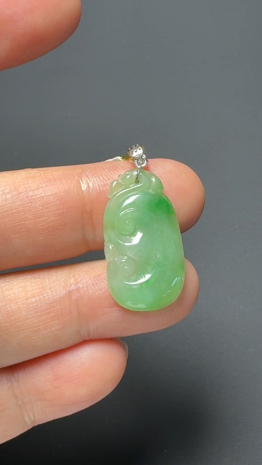 翡翠直播商品119-18k白金扣小如意翡翠吊墜 1 翡翠直播商品#119-18K白金扣小如意翡翠吊墜