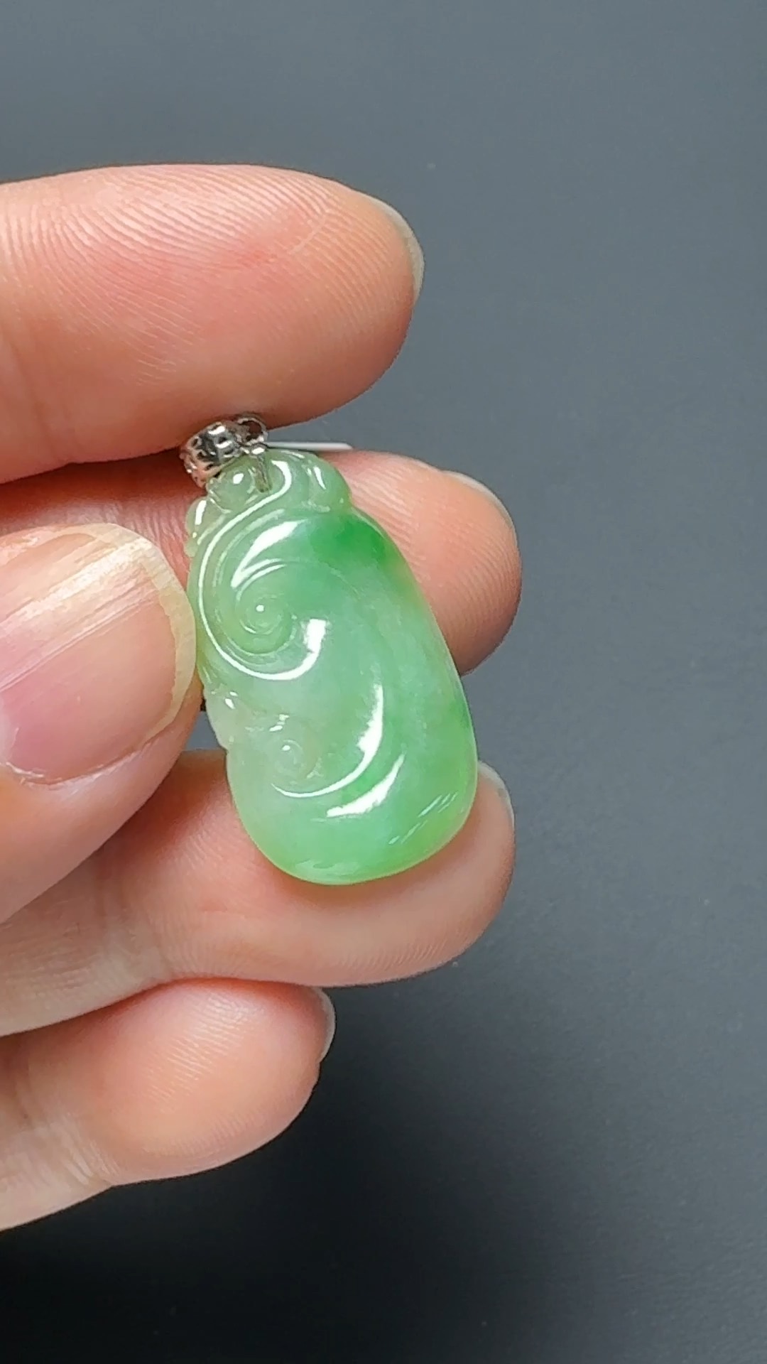 翡翠直播商品119-18k白金扣小如意翡翠吊墜 4 翡翠直播商品119-18k白金扣小如意翡翠吊墜 - Image 4