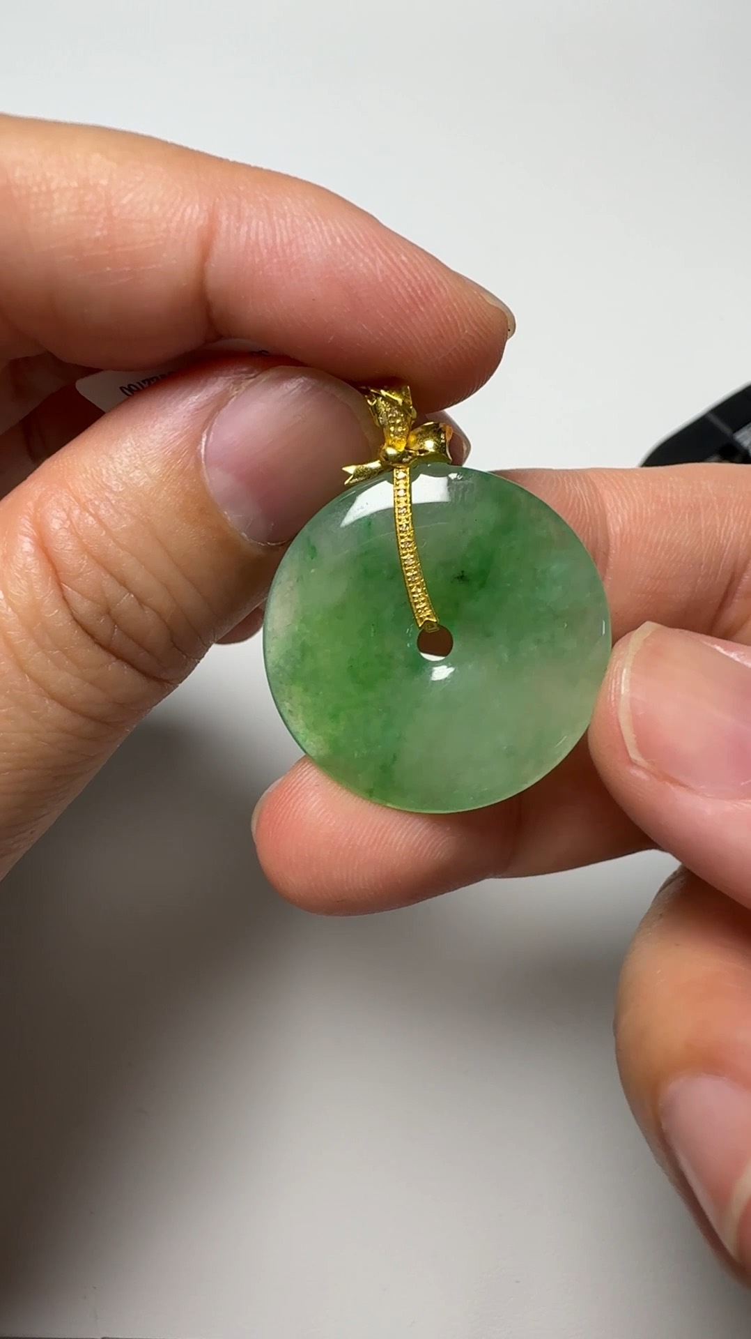 翡翠直播商品#148-18K黃金鑽石平安扣玉扣翡翠吊墜 1 翡翠直播商品#148-18K黃金鑽石平安扣玉扣翡翠吊墜