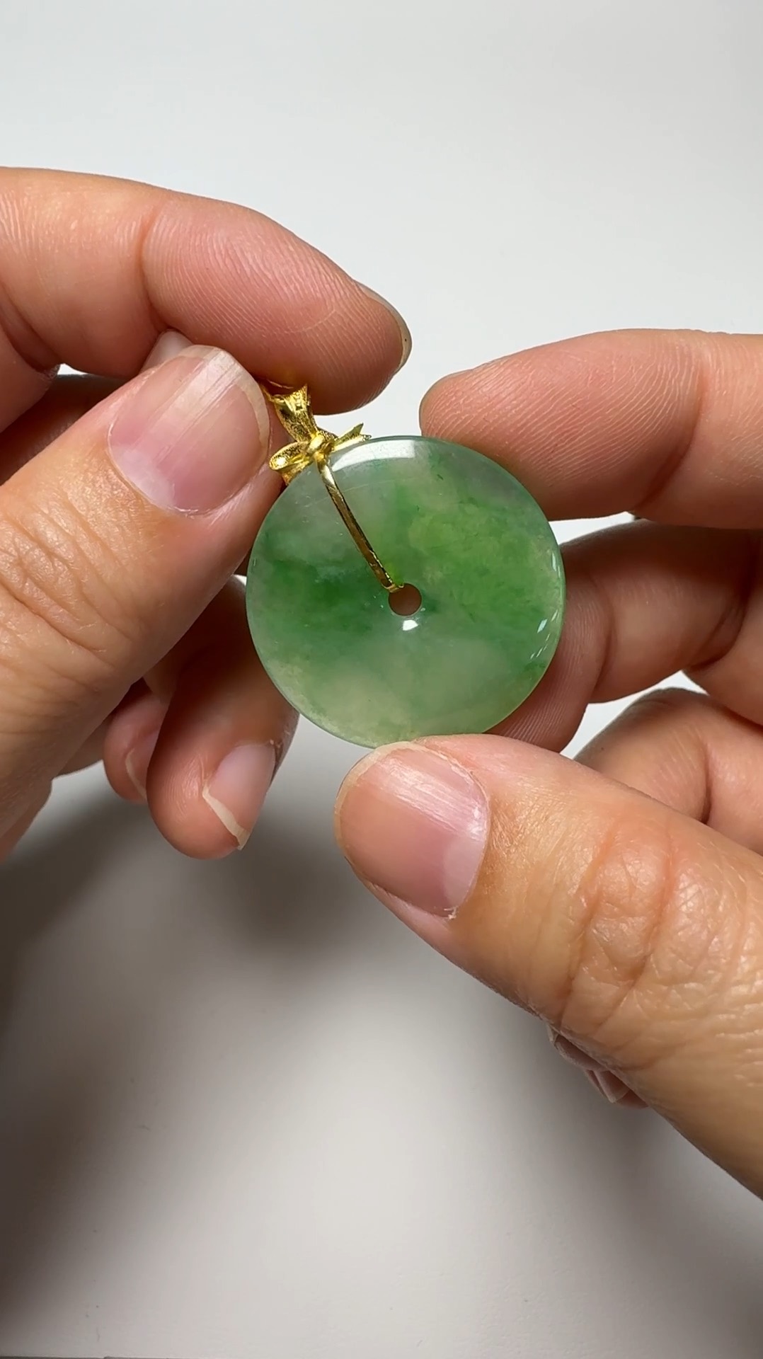 翡翠直播商品#148-18K黃金鑽石平安扣玉扣翡翠吊墜 4 翡翠直播商品#148-18K黃金鑽石平安扣玉扣翡翠吊墜 - Image 4
