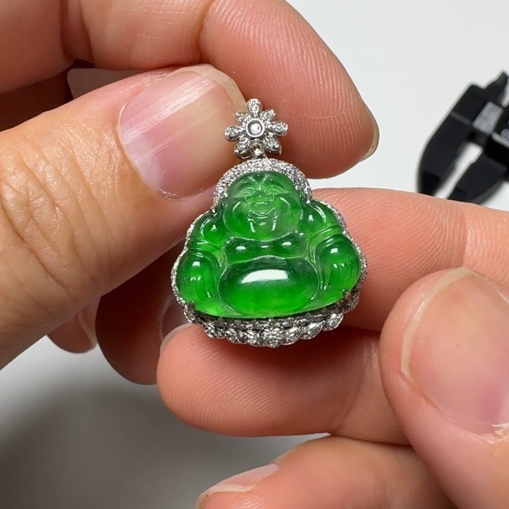 翡翠直播商品#151-18K白金鑲嵌彌勒佛公翡翠吊墜