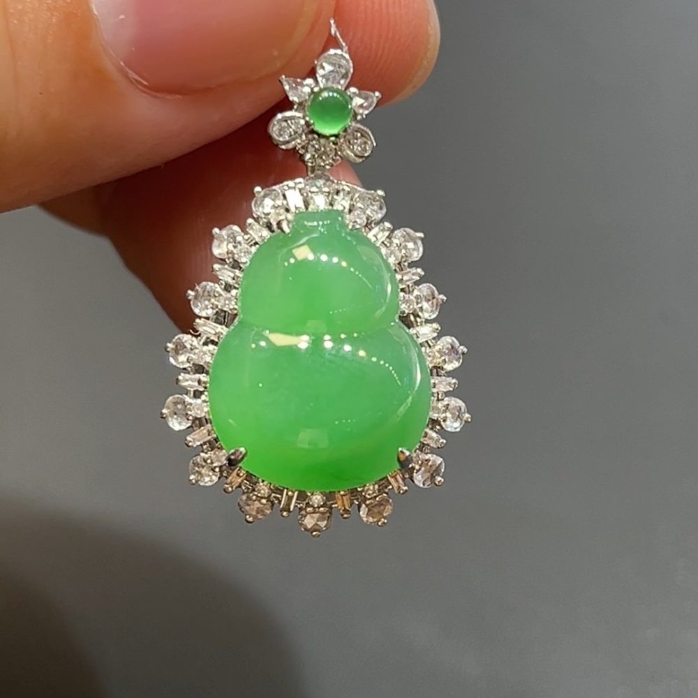 翡翠直播商品#209-18K白金鑽石鑲嵌紫羅蘭無事牌吊墜