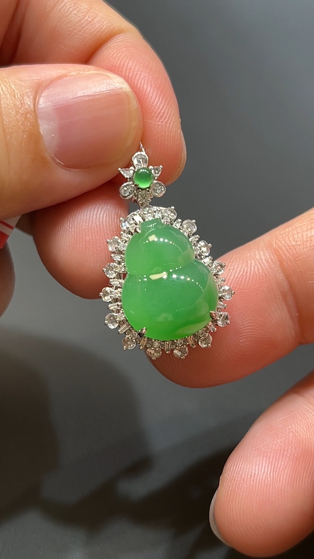 翡翠直播商品#210-18K白金鑽石鑲嵌葫蘆吊墜 4 翡翠直播商品#210-18K白金鑽石鑲嵌葫蘆吊墜 - Image 4