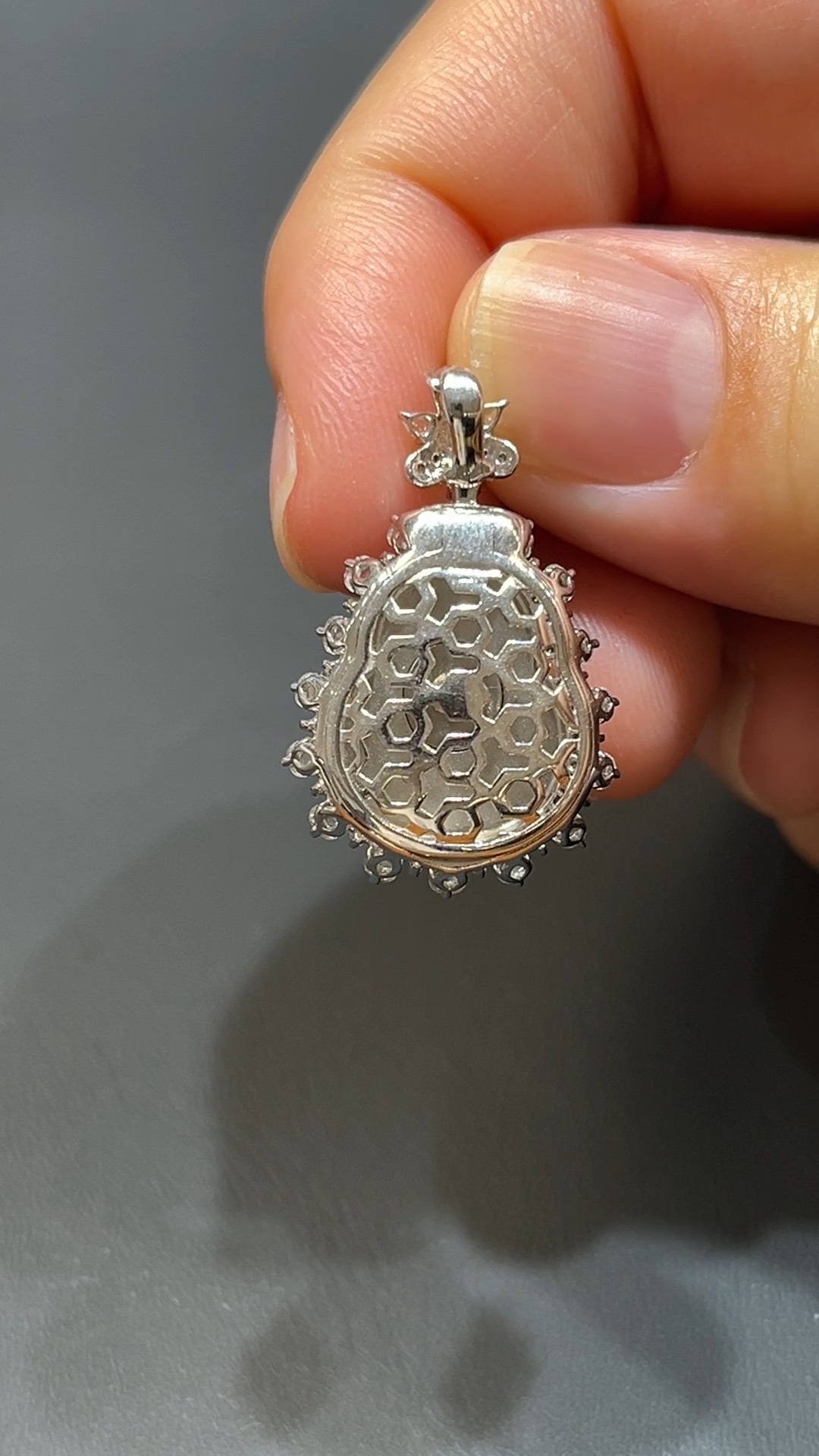 翡翠直播商品#210-18K白金鑽石鑲嵌葫蘆吊墜 9 翡翠直播商品#210-18K白金鑽石鑲嵌葫蘆吊墜 - Image 9