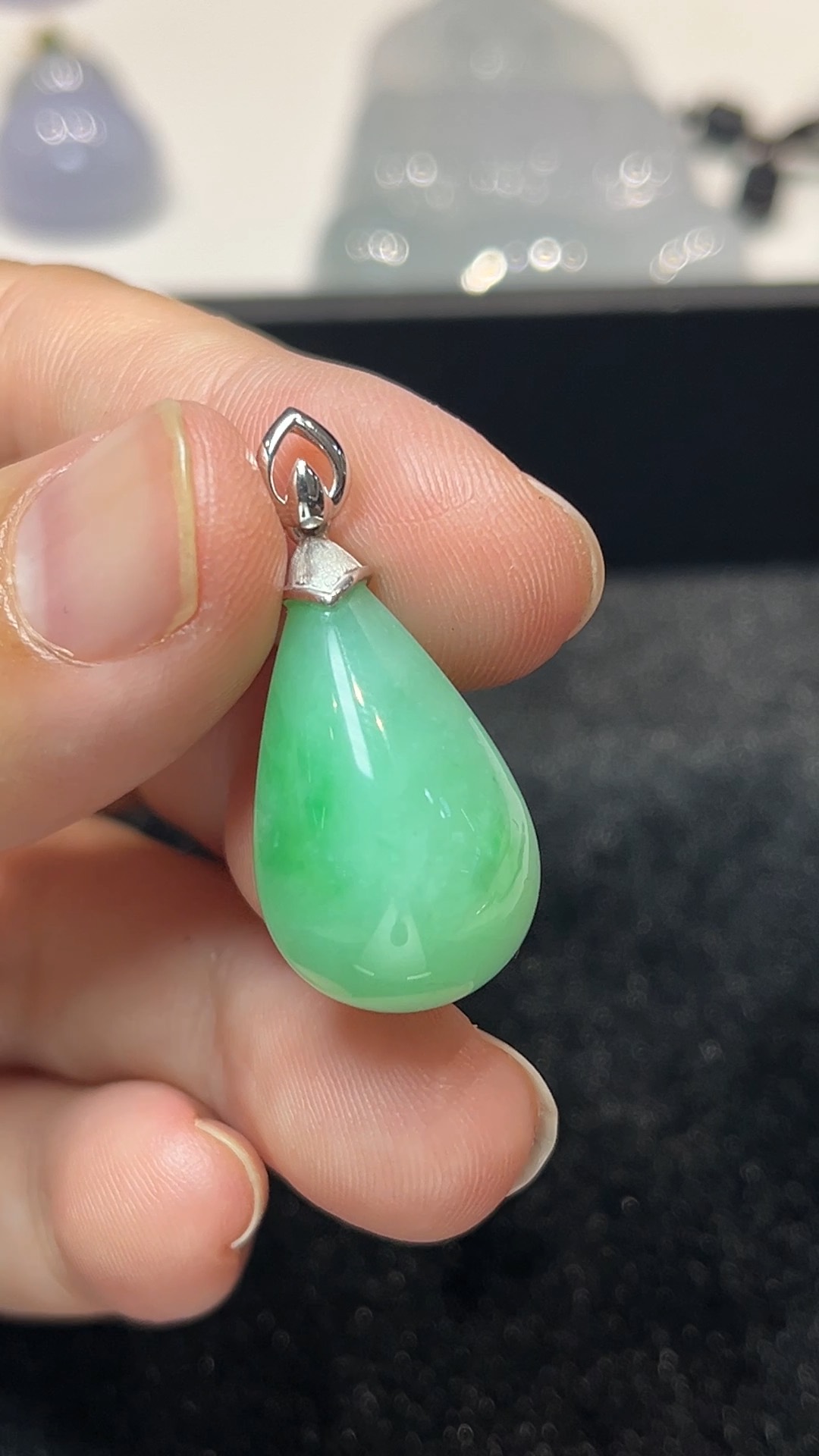 天然A級翡翠 清潤如初|天然A級翡翠白金鑲嵌水滴吊墜 翡翠直播#274 4 天然A級翡翠 清潤如初|天然A級翡翠白金鑲嵌水滴吊墜 翡翠直播#274 - Image 4