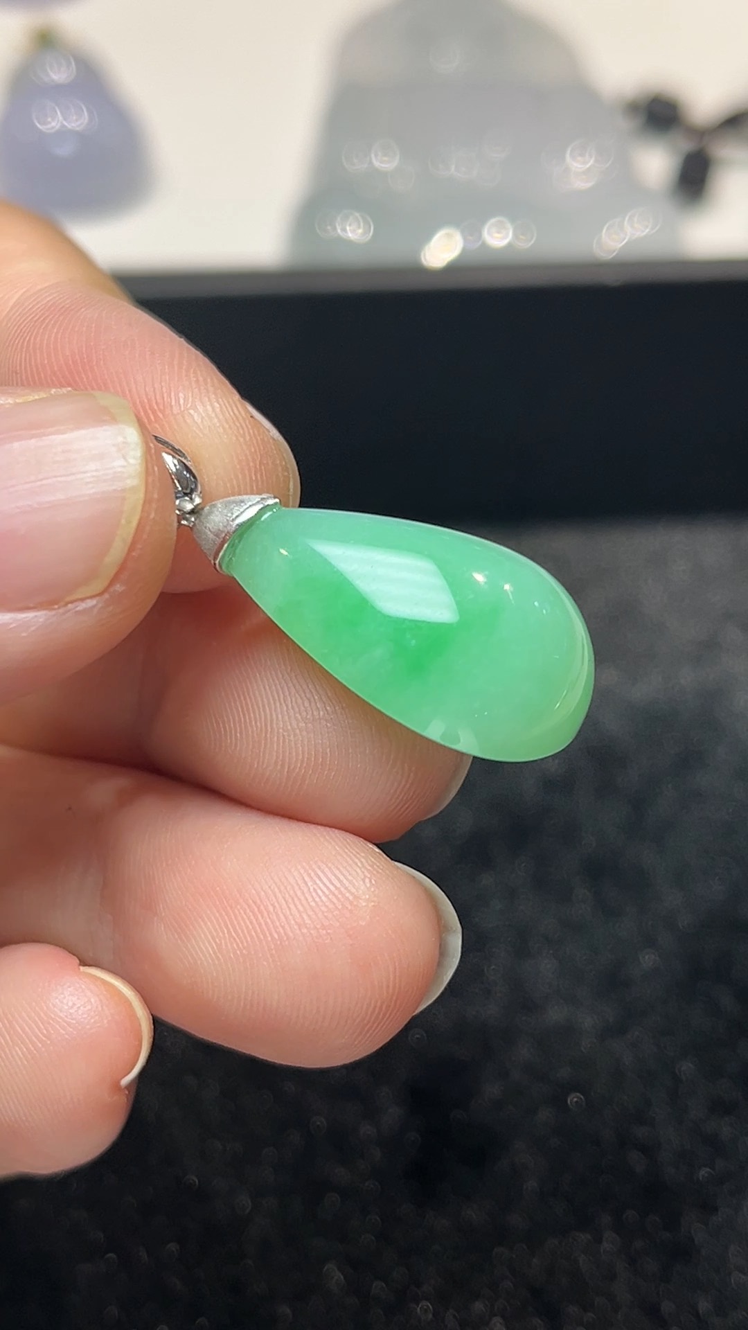天然A級翡翠 清潤如初|天然A級翡翠白金鑲嵌水滴吊墜 翡翠直播#274 6 天然A級翡翠 清潤如初|天然A級翡翠白金鑲嵌水滴吊墜 翡翠直播#274 - Image 6