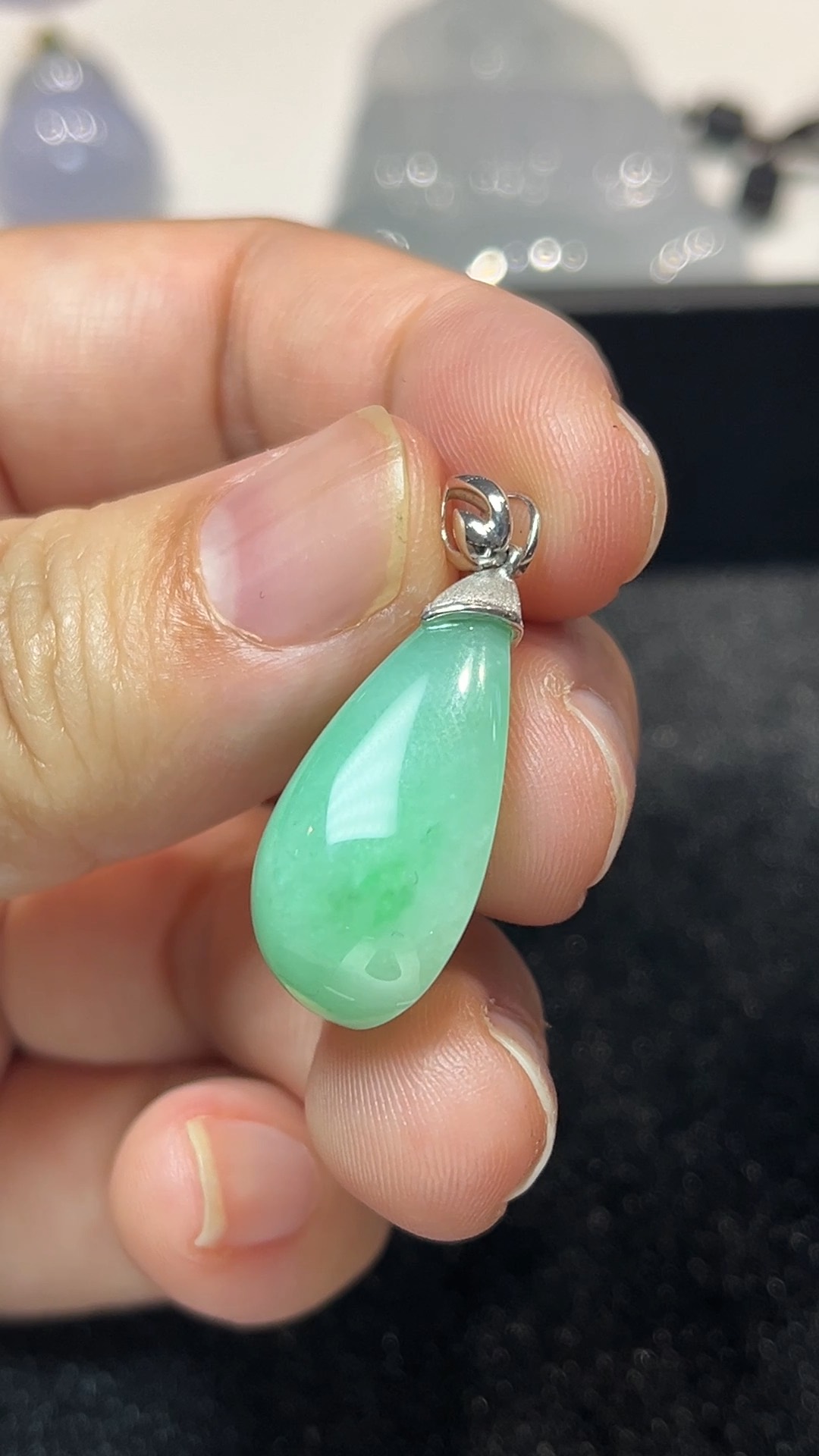 天然A級翡翠 清潤如初|天然A級翡翠白金鑲嵌水滴吊墜 翡翠直播#274 7 天然A級翡翠 清潤如初|天然A級翡翠白金鑲嵌水滴吊墜 翡翠直播#274 - Image 7