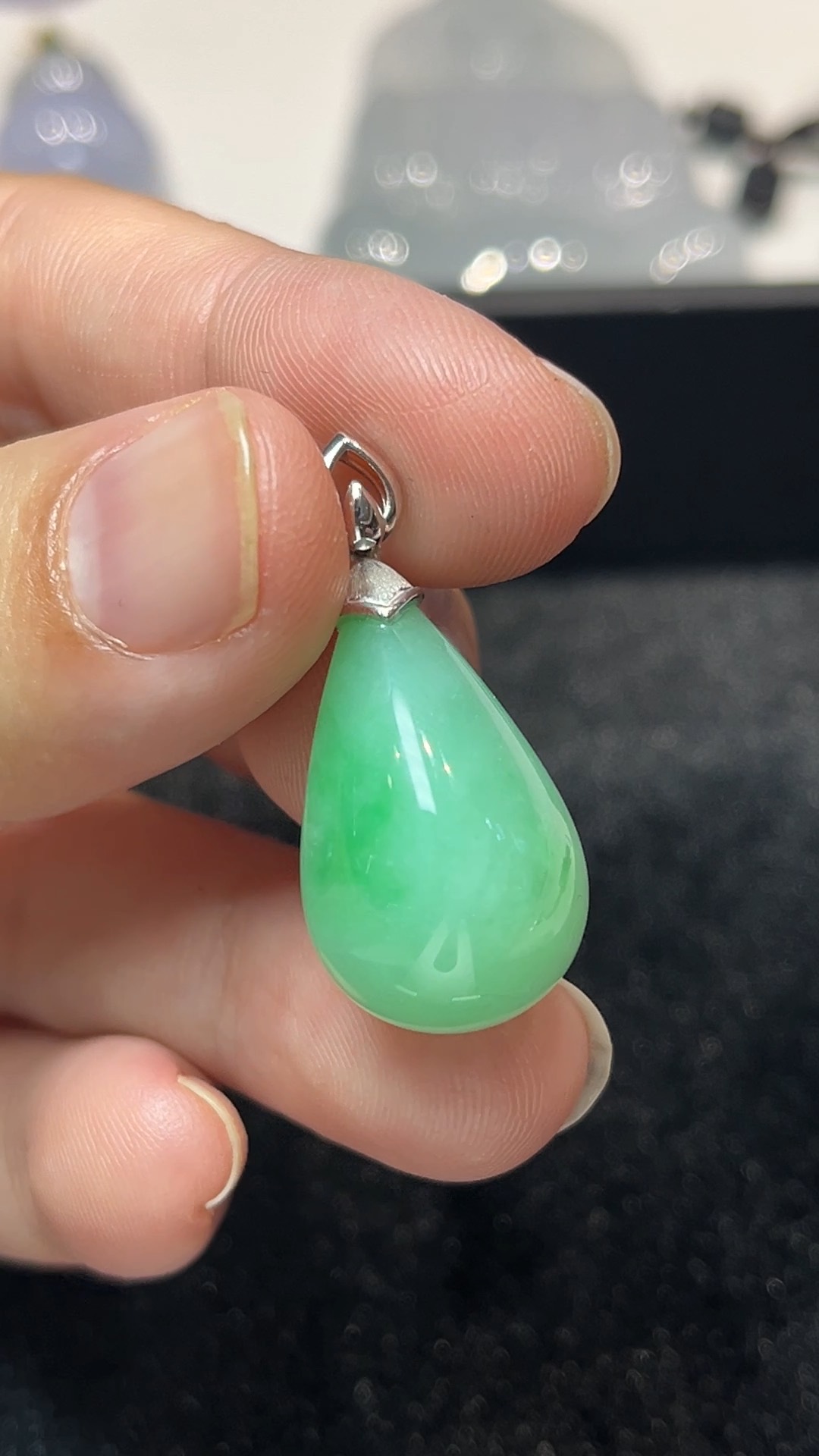 天然A級翡翠 清潤如初|天然A級翡翠白金鑲嵌水滴吊墜 翡翠直播#274 8 天然A級翡翠 清潤如初|天然A級翡翠白金鑲嵌水滴吊墜 翡翠直播#274 - Image 8