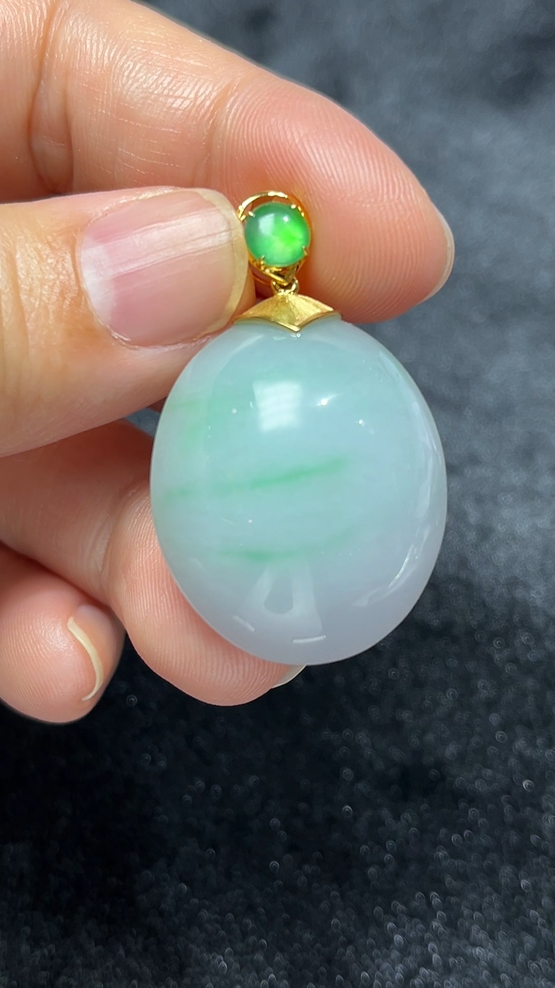 玉潤心圓|天然A級翡翠18K鑲嵌蛋面吊墜 #296 3 玉潤心圓|天然A級翡翠18K鑲嵌蛋面吊墜 #296 - Image 3
