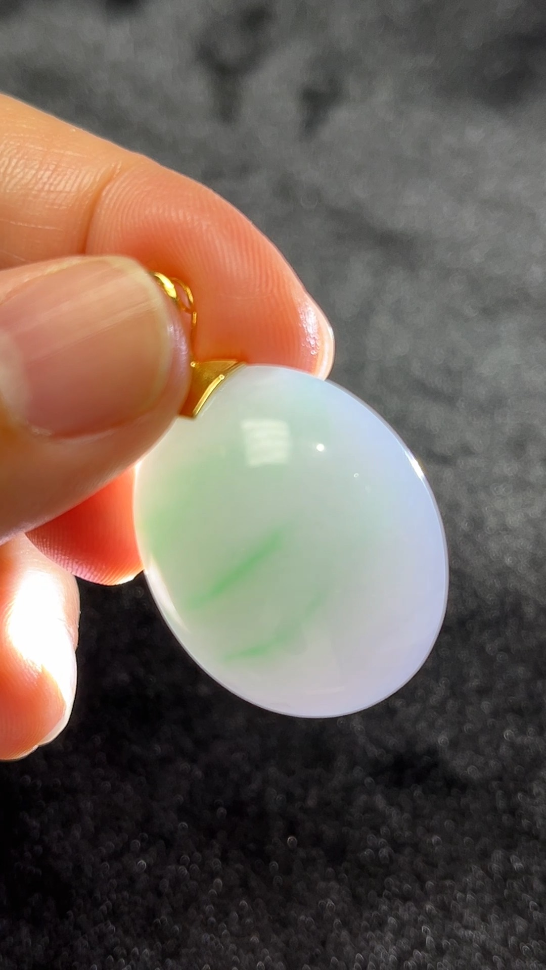 玉潤心圓|天然A級翡翠18K鑲嵌蛋面吊墜 #296 7 玉潤心圓|天然A級翡翠18K鑲嵌蛋面吊墜 #296 - Image 7