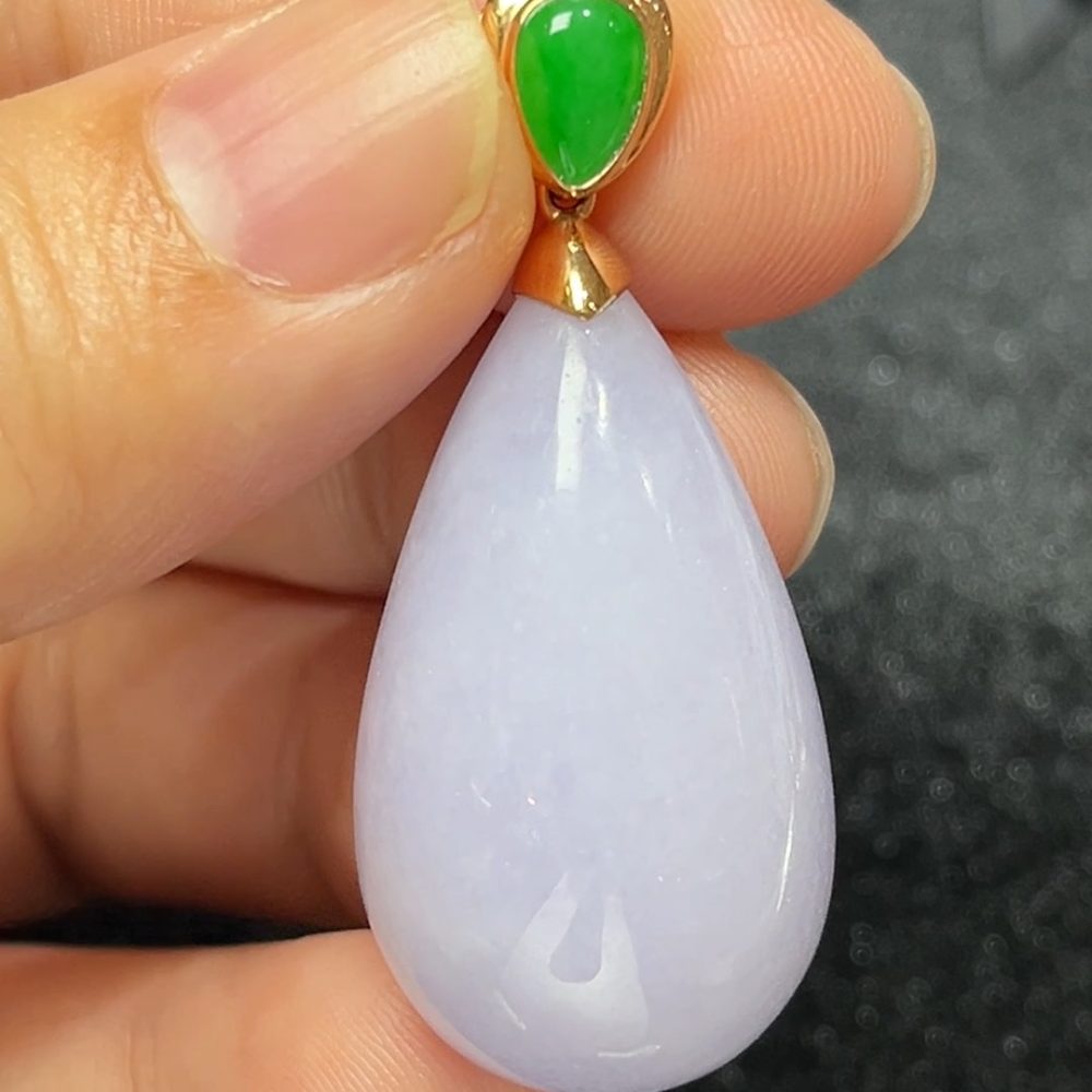 水潤生輝｜天然A級翡翠18K金鑲嵌水滴吊墜 #298