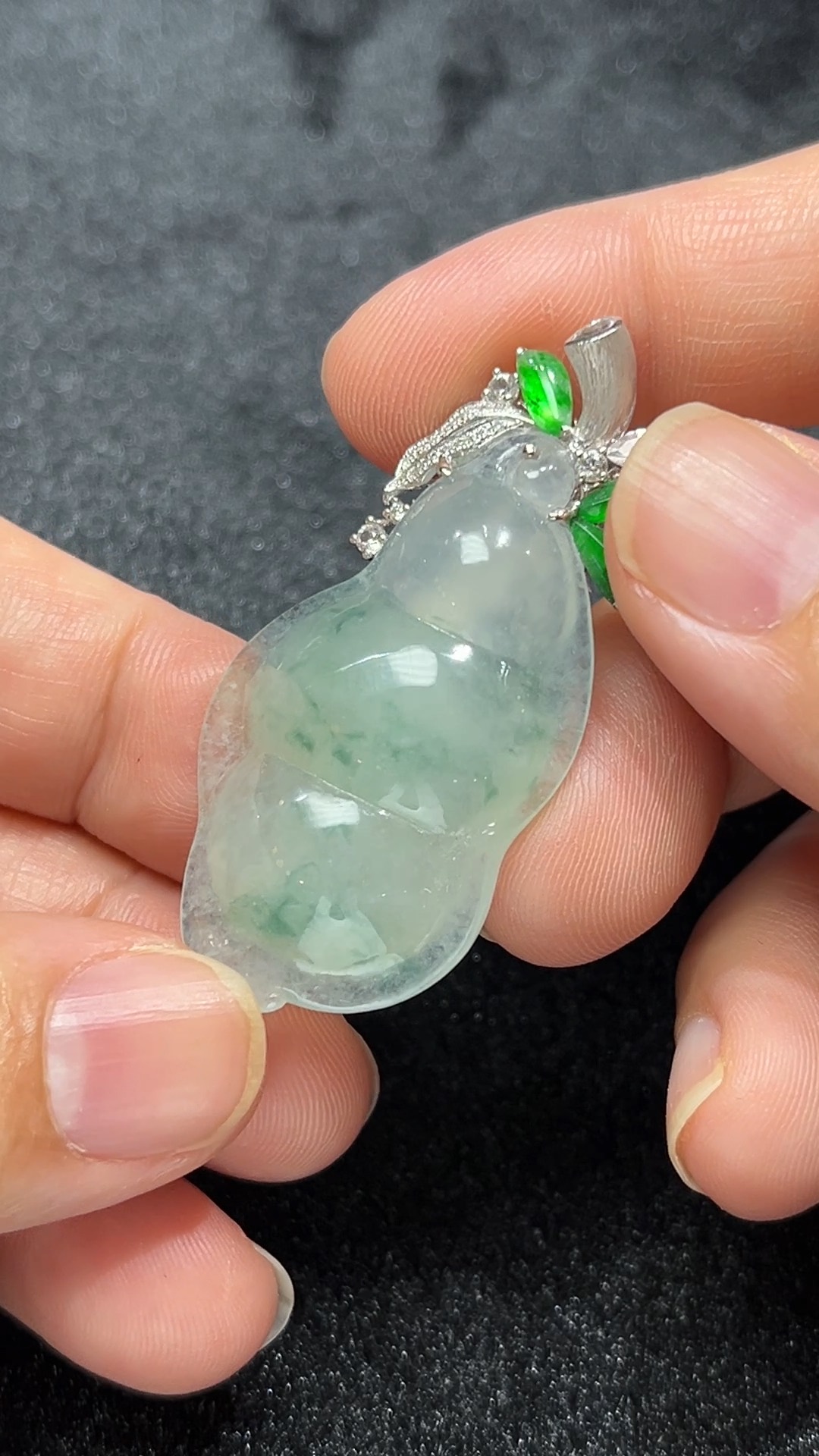 金莖納福|天然A級翡翠18K鑲嵌福豆吊墜 #302 8 金莖納福|天然A級翡翠18K鑲嵌福豆吊墜 #302 - Image 8