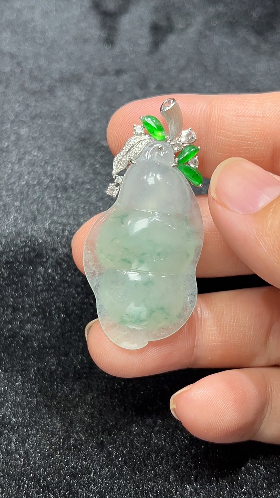 金莖納福|天然A級翡翠18K鑲嵌福豆吊墜 #302 6 金莖納福|天然A級翡翠18K鑲嵌福豆吊墜 #302 - Image 6