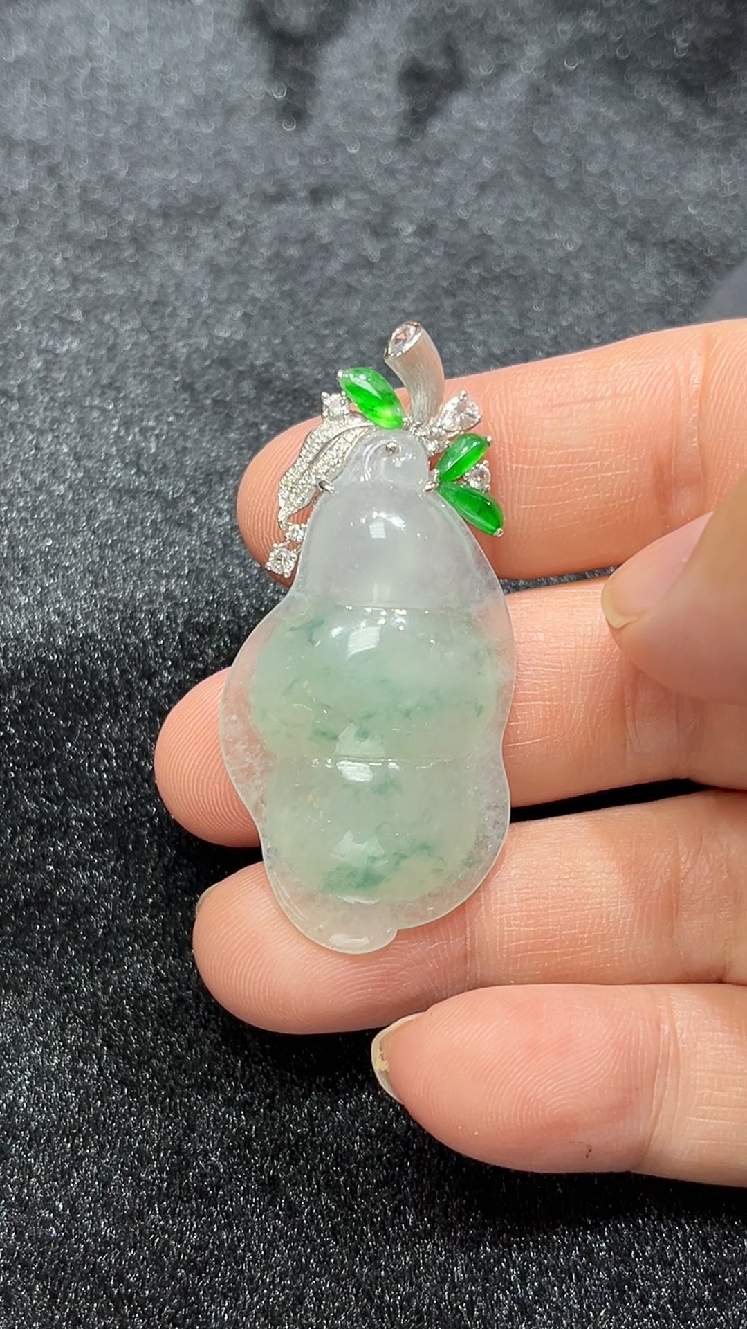 金莖納福|天然A級翡翠18K鑲嵌福豆吊墜 #302 10 金莖納福|天然A級翡翠18K鑲嵌福豆吊墜 #302 - Image 10