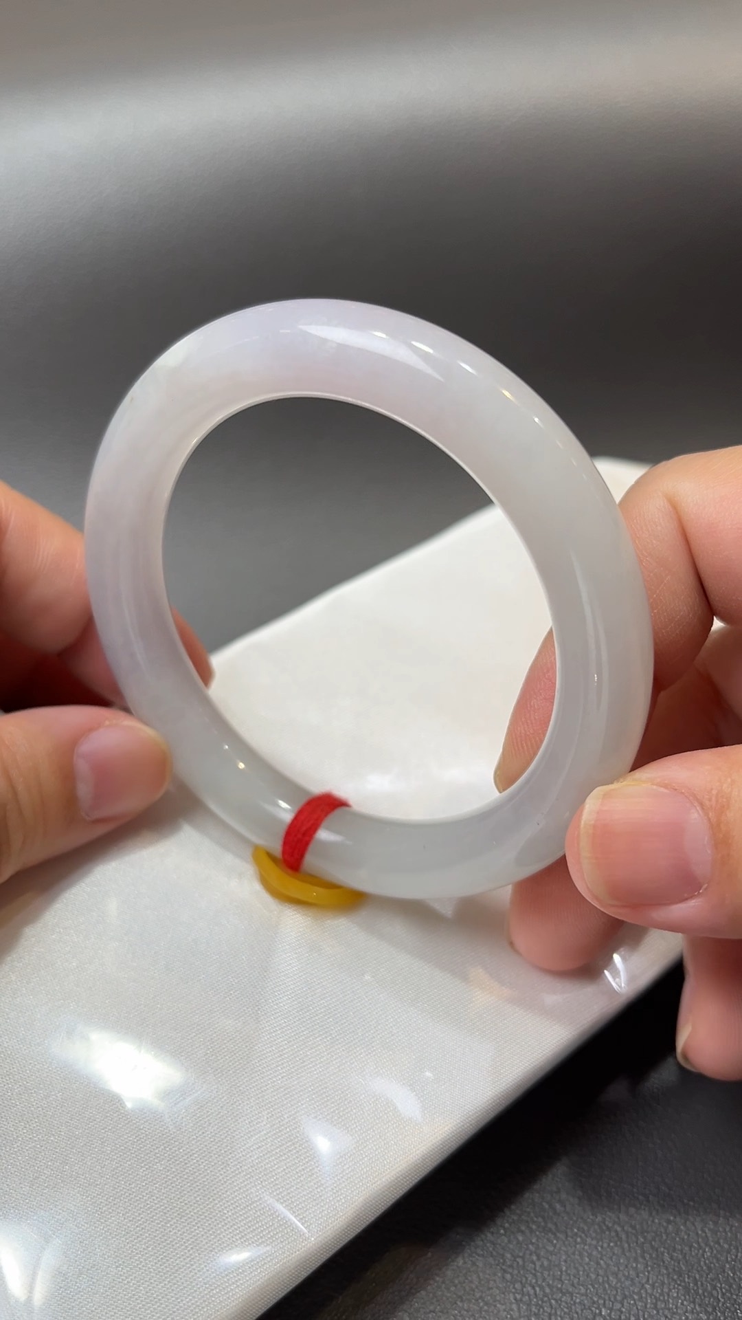 紫韻柔光|天然A級淺紫翡翠圓條手鐲53.8mm #309 2 紫韻柔光|天然A級淺紫翡翠圓條手鐲53.8mm #309 - Image 2