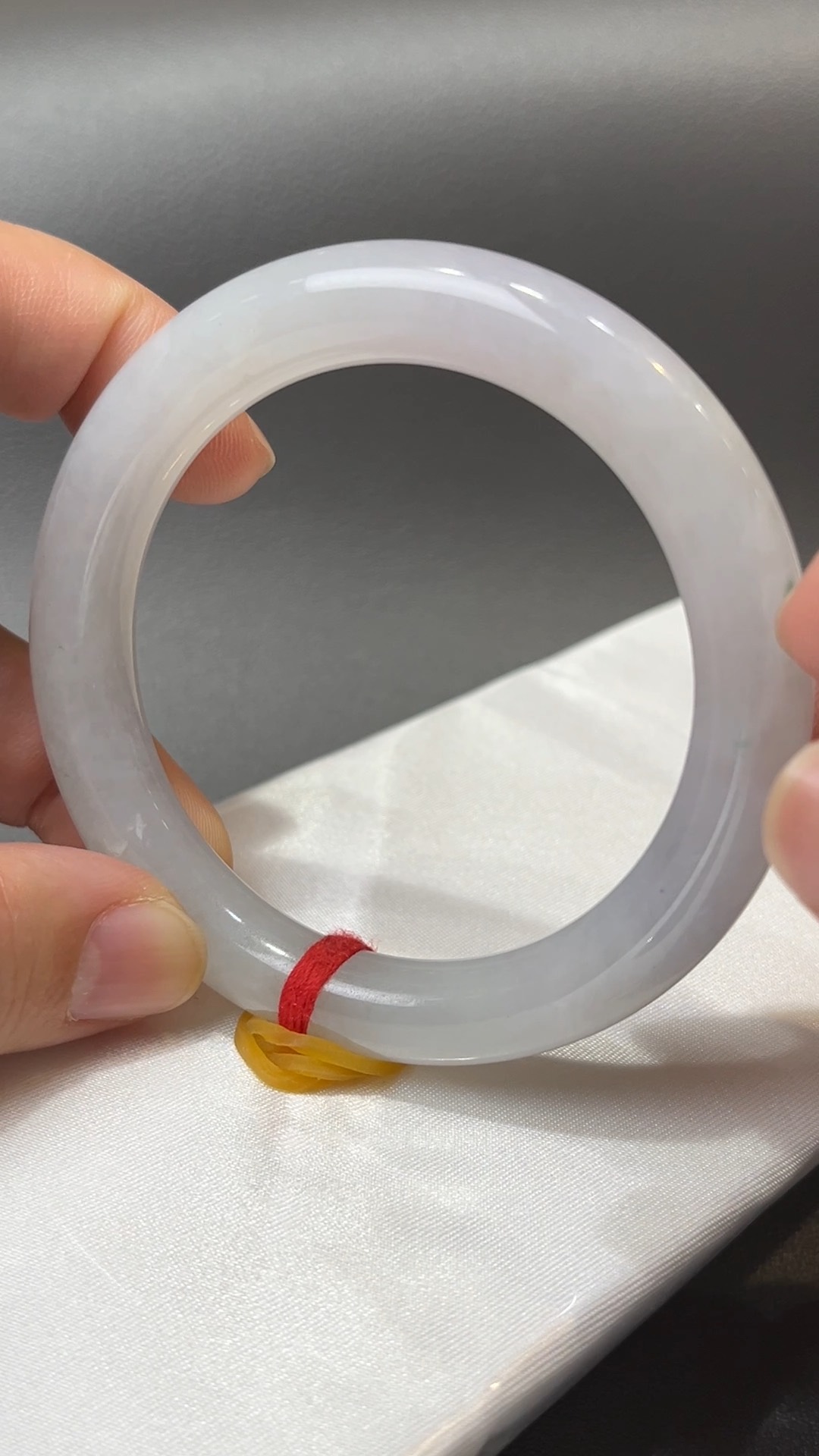 紫韻柔光|天然A級淺紫翡翠圓條手鐲53.8mm #309 6 紫韻柔光|天然A級淺紫翡翠圓條手鐲53.8mm #309 - Image 6