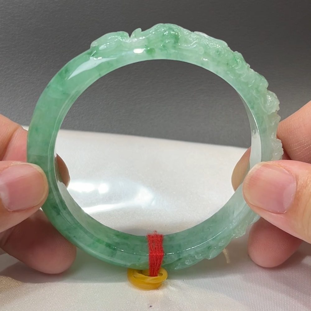 龍鳳呈祥｜天然A級淺綠翡翠雕刻手鐲 57.6mm #310