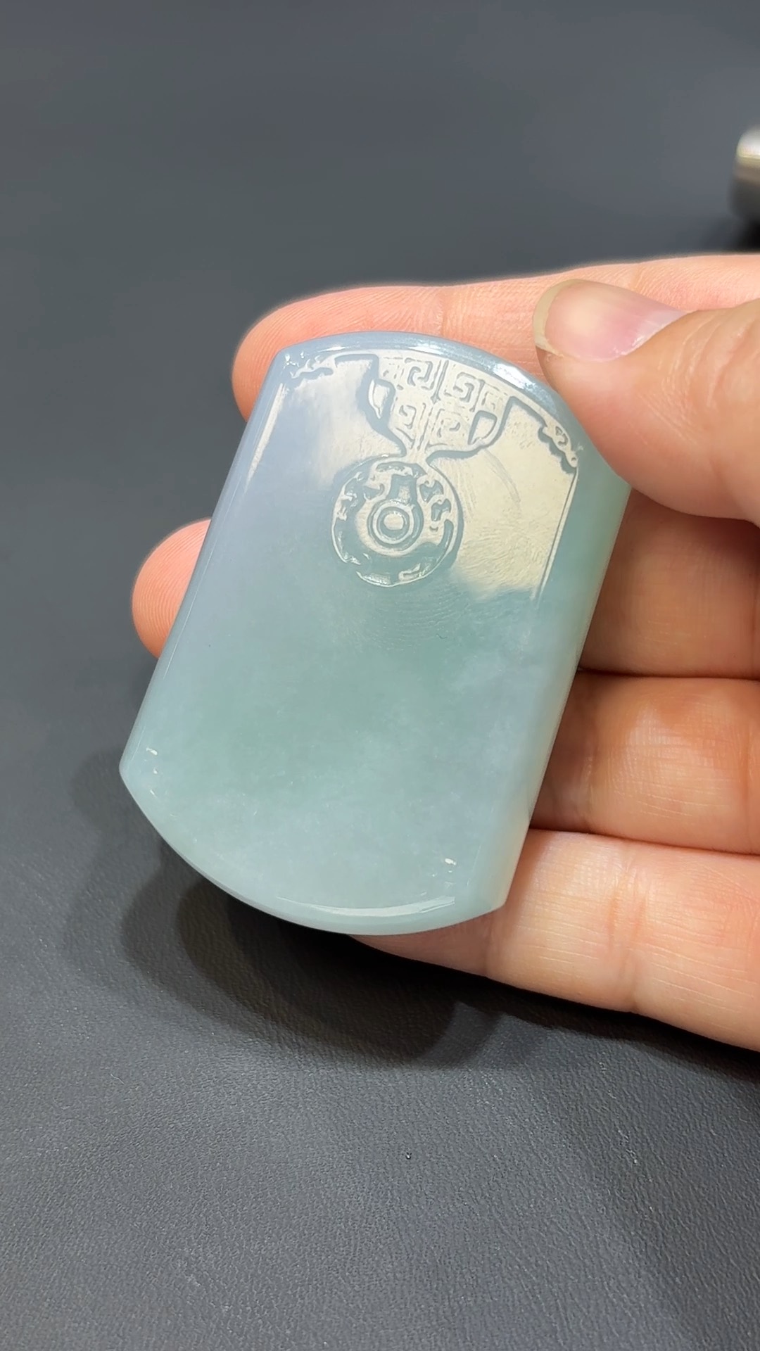 沉靜之力|天然A貨厚板翡翠古風牌墜飾 #315 4 沉靜之力|天然A貨厚板翡翠古風牌墜飾 #315 - Image 4