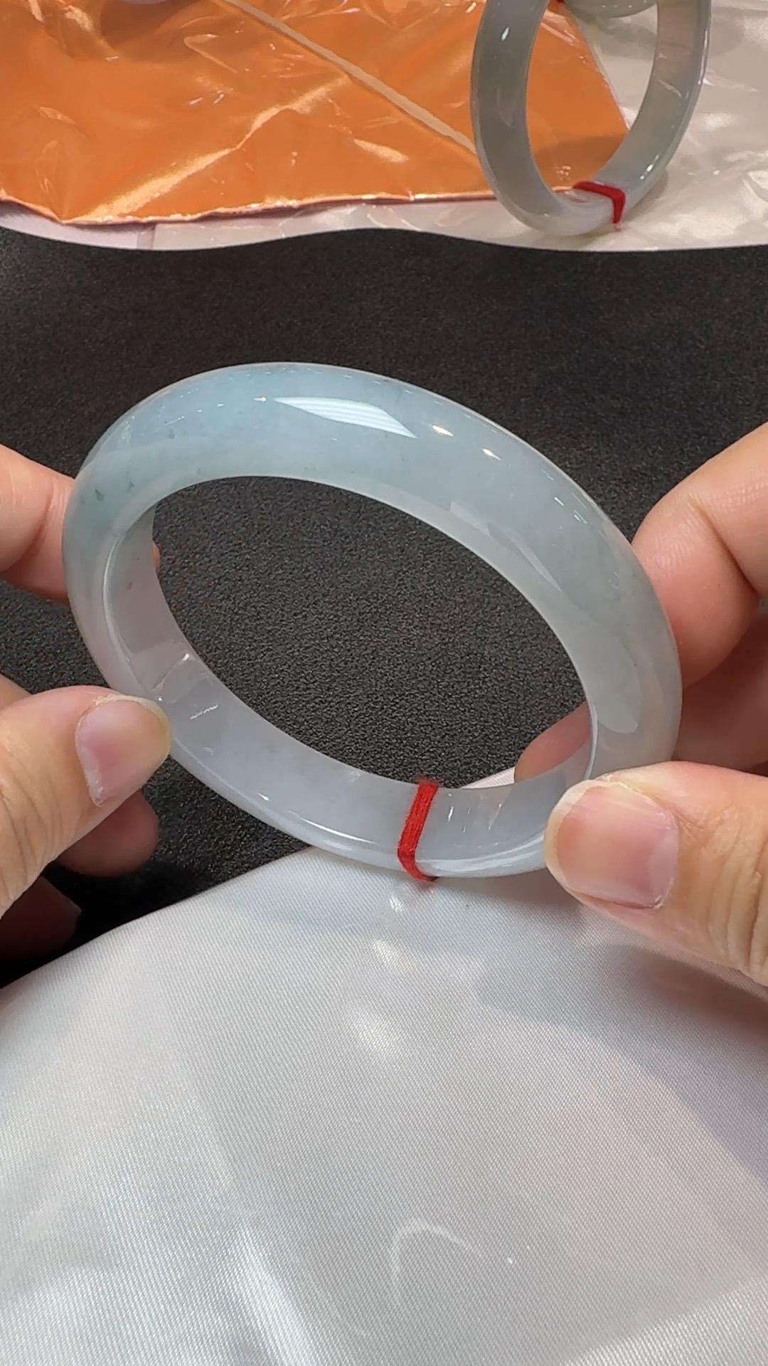 翡翠清韻|天然飄綠花手鐲 玉鐲內徑56.5mm #直播編號321 3 翡翠清韻|天然飄綠花手鐲 玉鐲內徑56.5mm #直播編號321 - Image 3