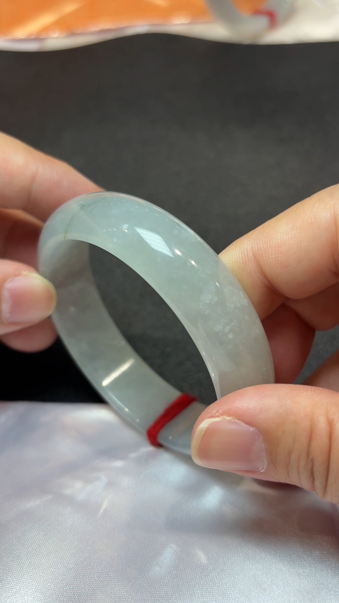 翡翠素韻|白色糯冰種玉手鐲(直播編號322|內徑53.8mm) 7 翡翠素韻|白色糯冰種玉手鐲(直播編號322|內徑53.8mm) - Image 7