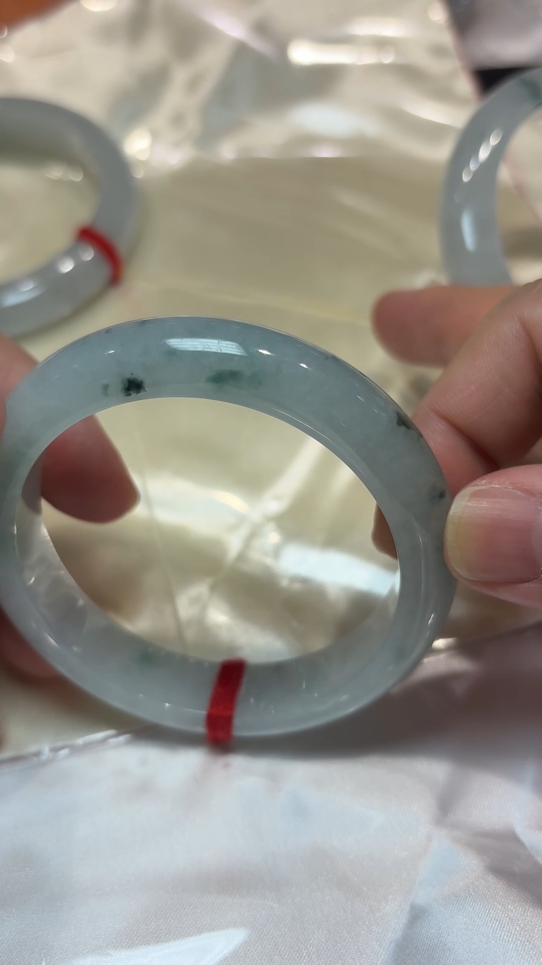 翡翠清韻|天然飄綠花手鐲(編號323 或 324|內徑54.5mm) 10 翡翠清韻|天然飄綠花手鐲(編號323 或 324|內徑54.5mm) - Image 10