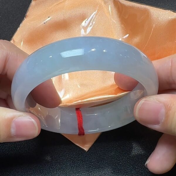 翡翠素韻|寬版玉手鐲(編號327|圈口60mm)