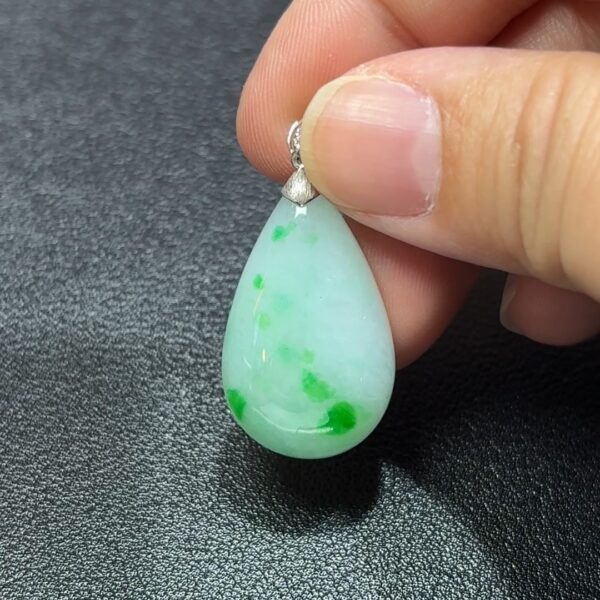 凝翠成露.18K翡翠白底青水滴吊墜 直播編號#336