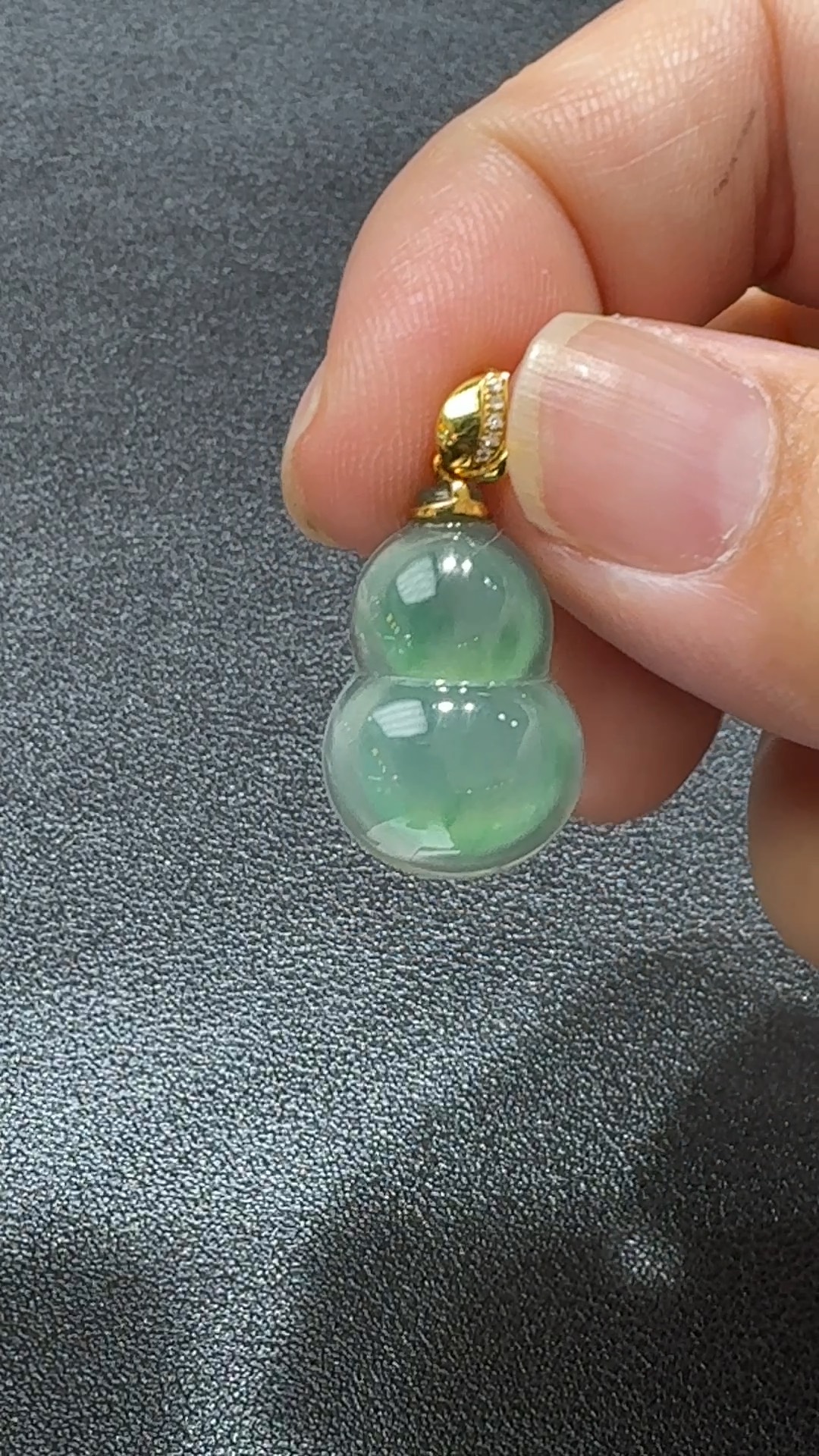 冰翠承福.葫蘆靈韻 翡翠吊墜 直播編號#339 1 冰翠承福.葫蘆靈韻 翡翠吊墜 直播編號#339