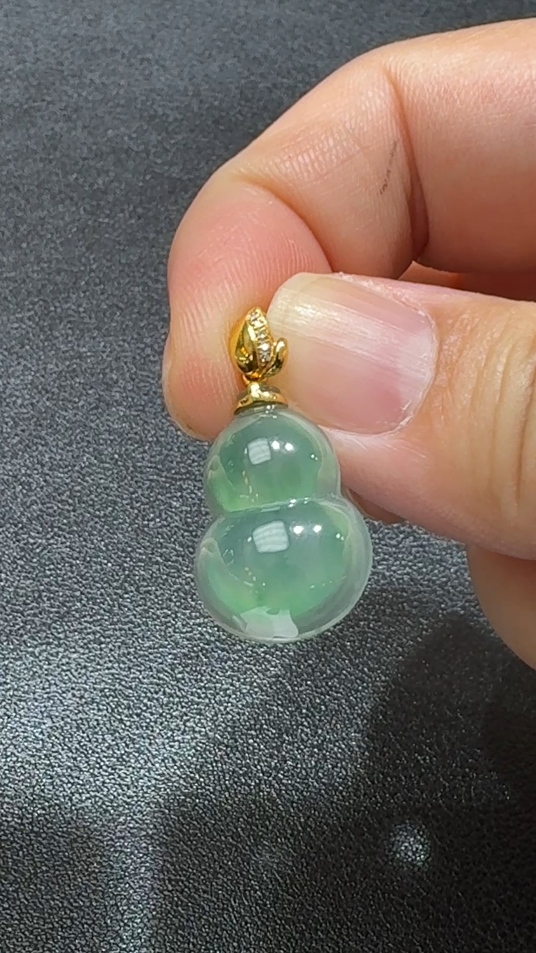 冰翠承福.葫蘆靈韻 翡翠吊墜 直播編號#339 4 冰翠承福.葫蘆靈韻 翡翠吊墜 直播編號#339 - Image 4