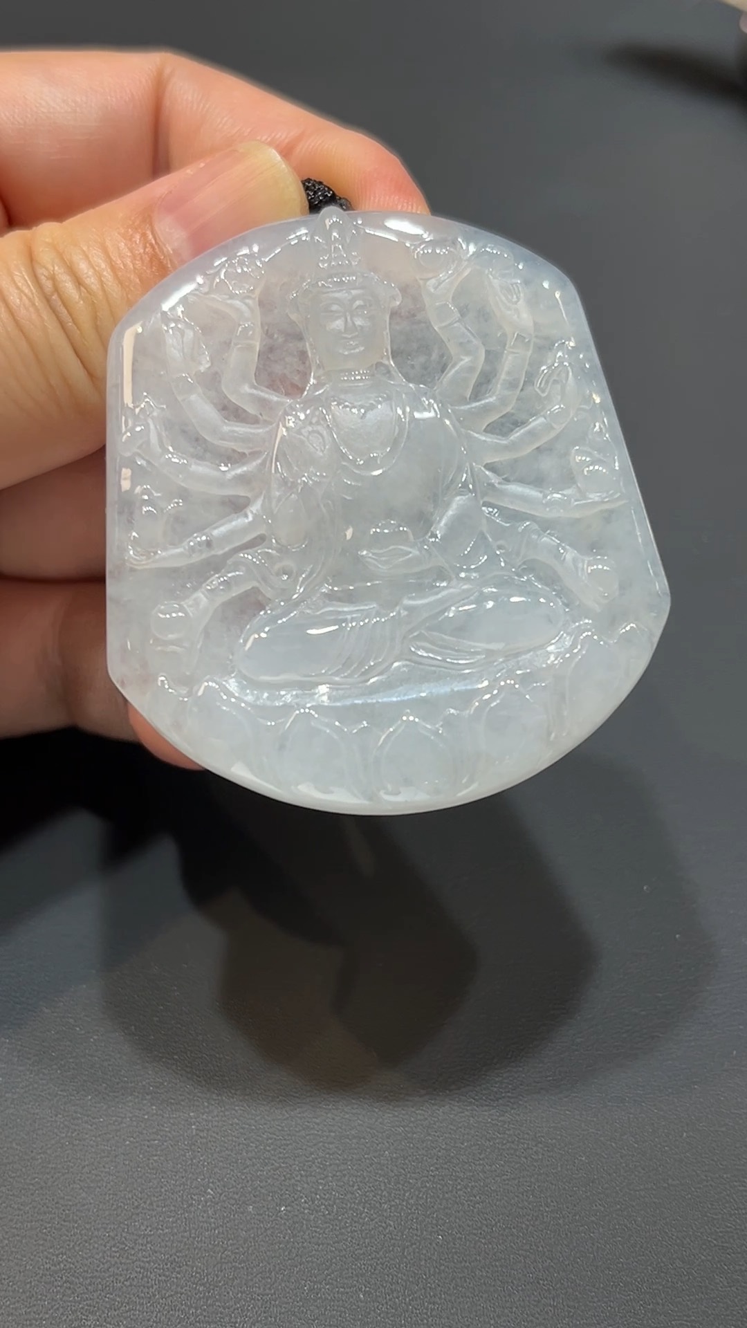翡翠玉器精選 千手護佑・翡翠千手觀音慈悲智慧吊墜 編號#368 4 翡翠玉器精選 千手護佑・翡翠千手觀音慈悲智慧吊墜 編號#368 - Image 4