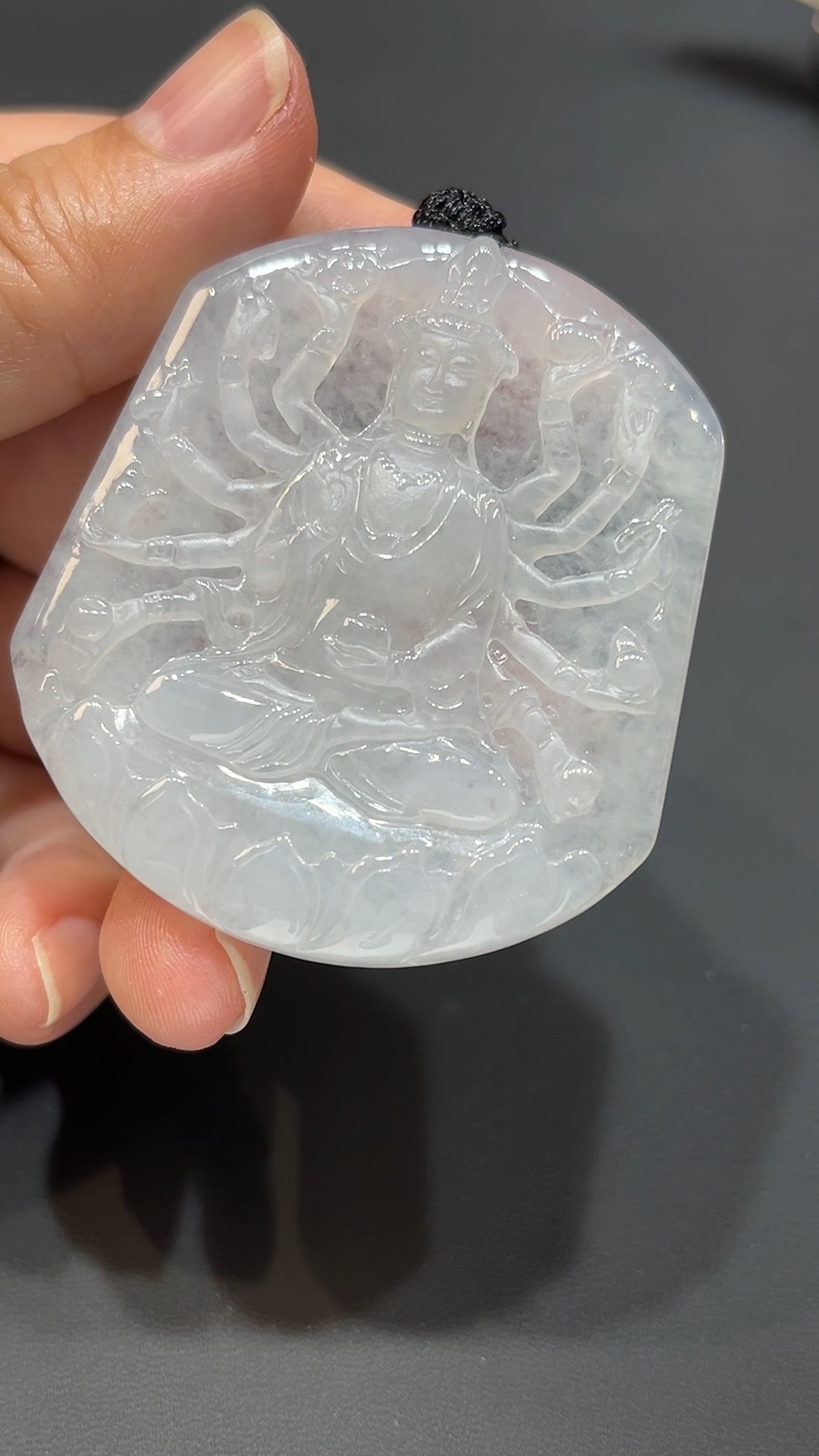 翡翠玉器精選 千手護佑・翡翠千手觀音慈悲智慧吊墜 編號#368 6 翡翠玉器精選 千手護佑・翡翠千手觀音慈悲智慧吊墜 編號#368 - Image 6