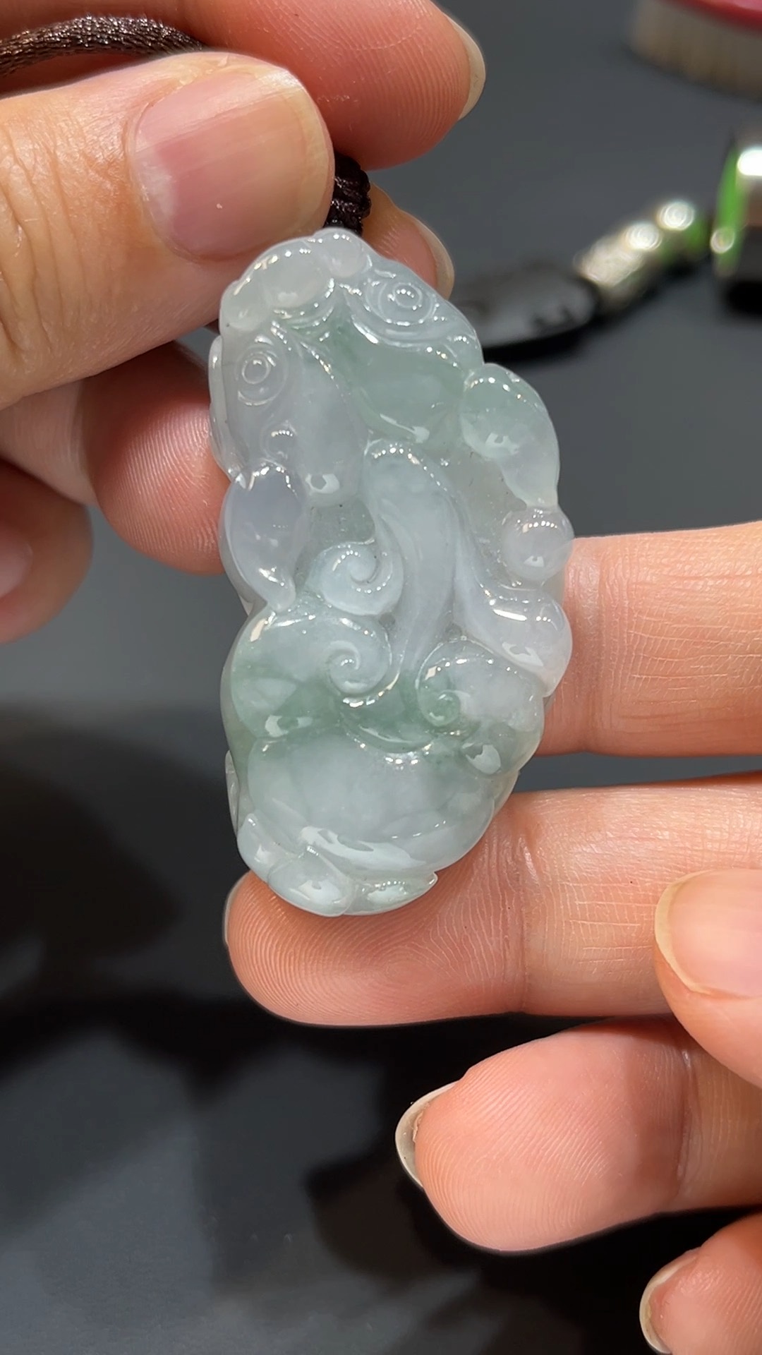 翡翠玉器精選 老坑靈貔・飄花翡翠貔貅招財守護吊墜 編號#369 4 翡翠玉器精選 老坑靈貔・飄花翡翠貔貅招財守護吊墜 編號#369 - Image 4