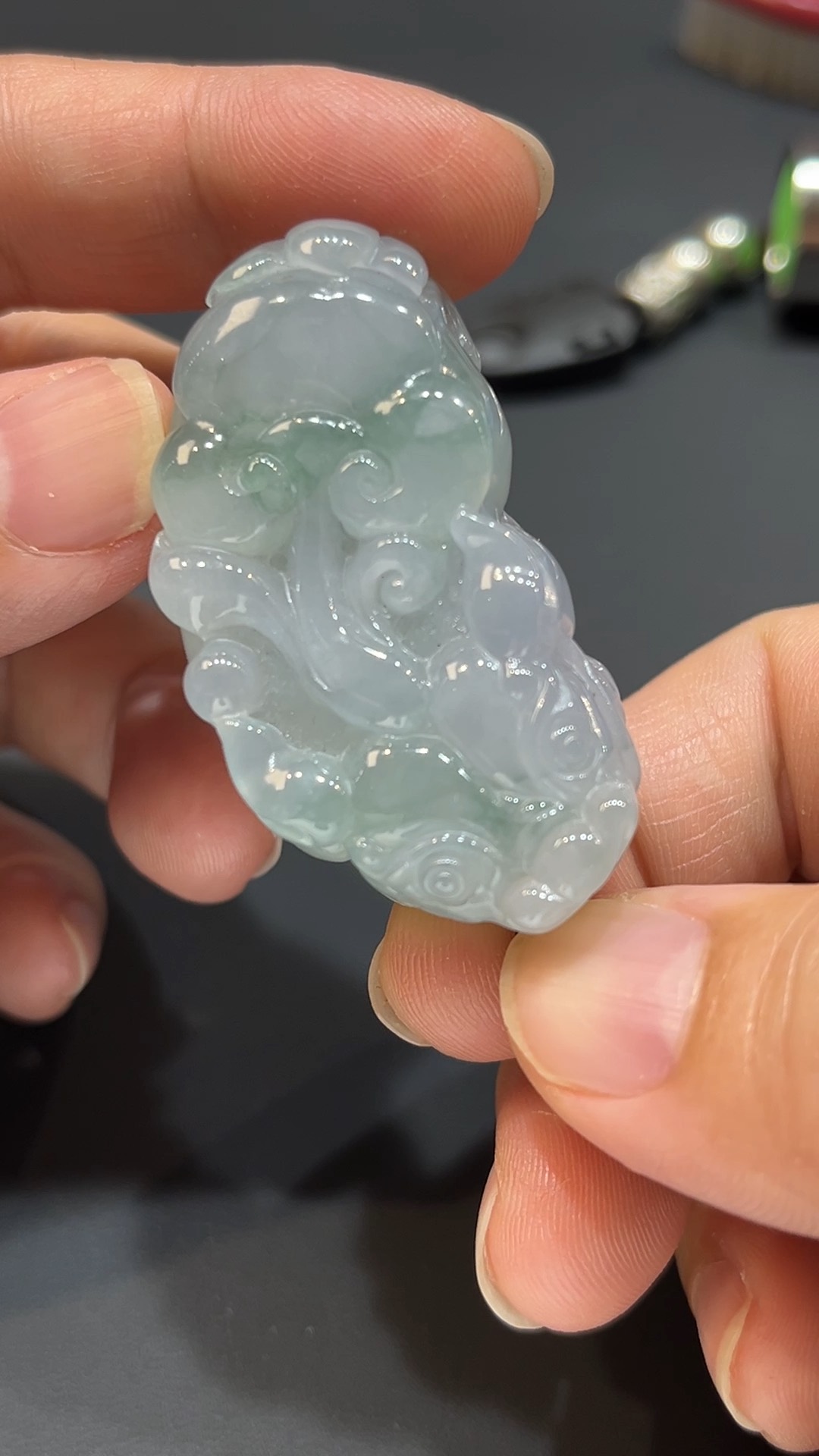 翡翠玉器精選 老坑靈貔・飄花翡翠貔貅招財守護吊墜 編號#369 5 翡翠玉器精選 老坑靈貔・飄花翡翠貔貅招財守護吊墜 編號#369 - Image 5