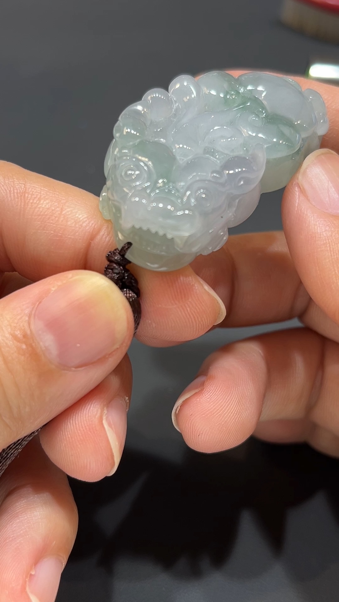 翡翠玉器精選 老坑靈貔・飄花翡翠貔貅招財守護吊墜 編號#369 9 翡翠玉器精選 老坑靈貔・飄花翡翠貔貅招財守護吊墜 編號#369 - Image 9