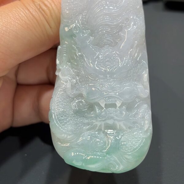 翡翠玉器精選 龍威天成・霸氣十足翡翠龍牌吊墜 編號#370