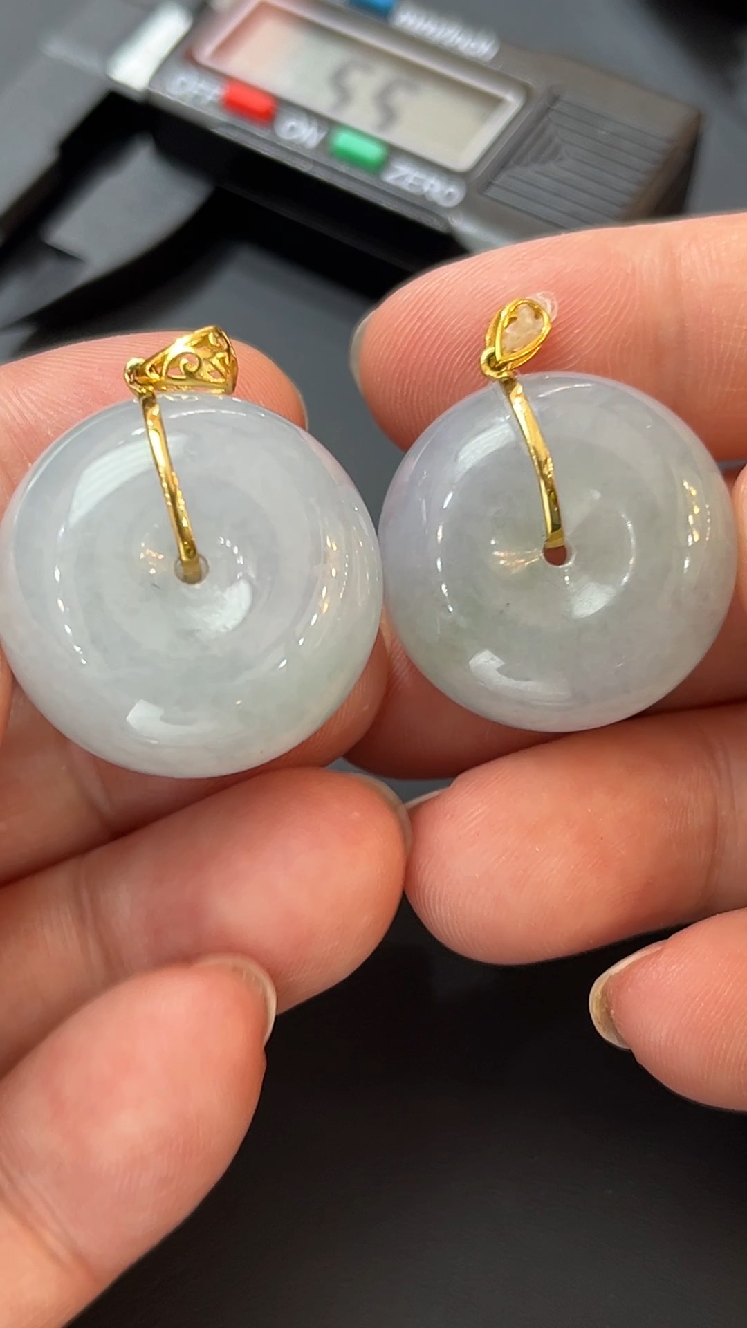 翡翠玉器精選 鼓潤納福・#379好種翡翠平安扣18K鑲嵌款 1 翡翠玉器精選 鼓潤納福・#379好種翡翠平安扣18K鑲嵌款