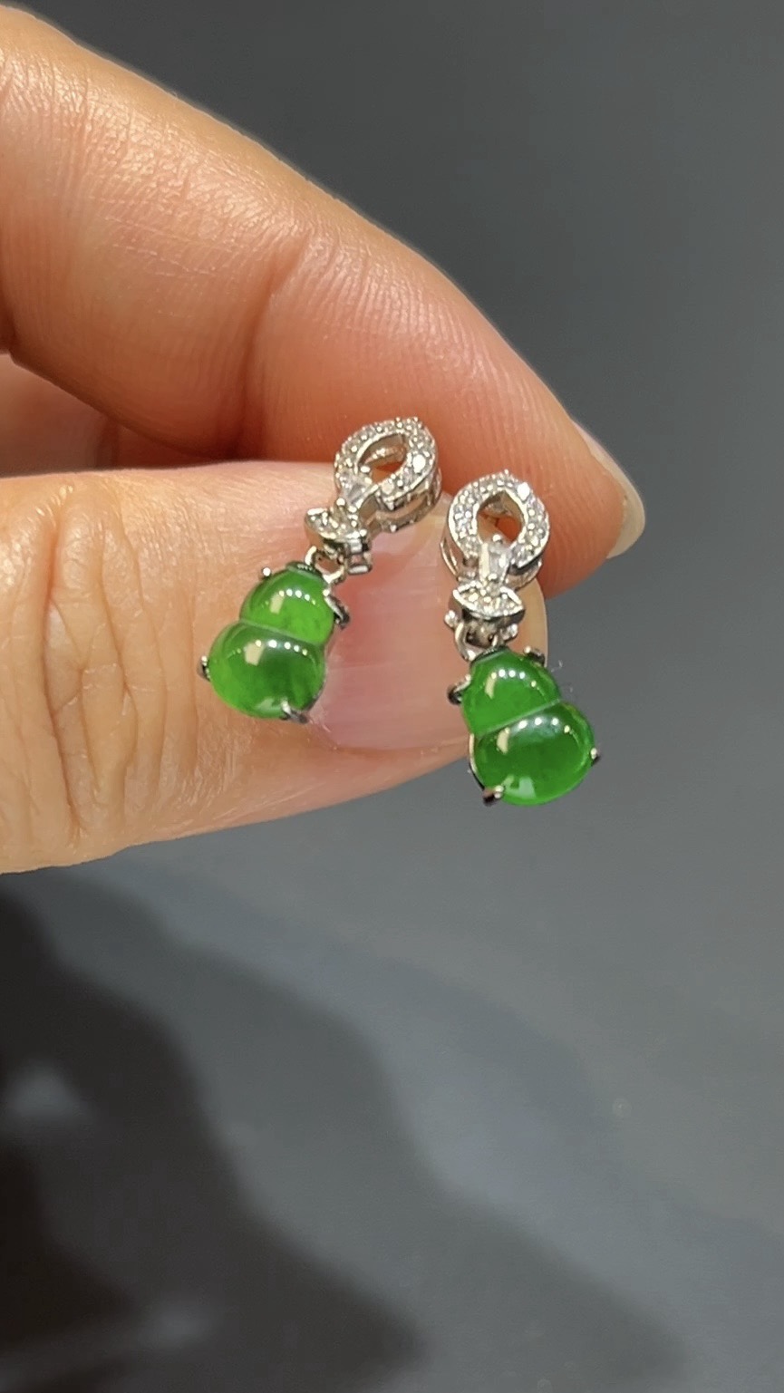 翡翠玉器精選編號#385 靈氣盈耳.高色危地馬拉翡翠葫蘆耳環 5 翡翠玉器精選編號#385 靈氣盈耳.高色危地馬拉翡翠葫蘆耳環 - Image 5