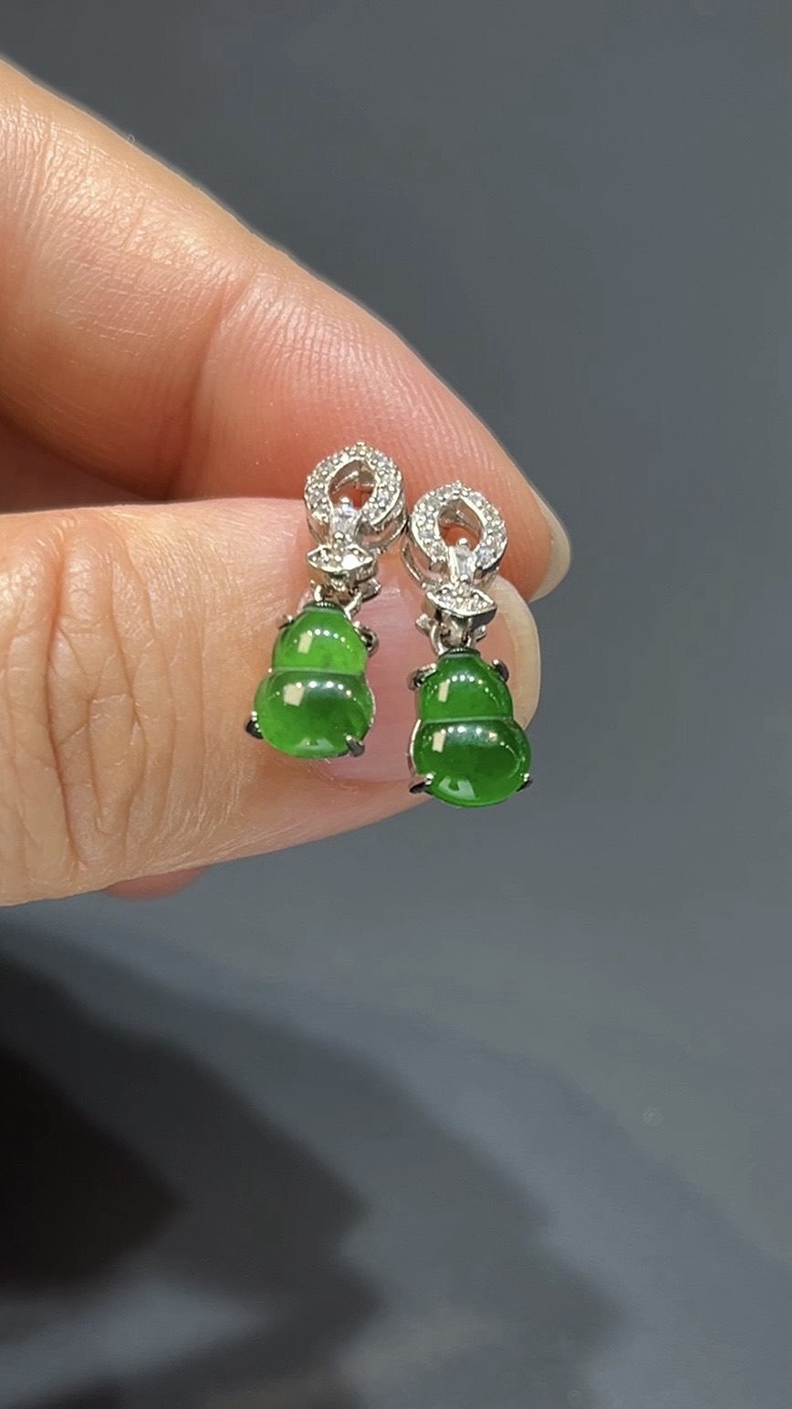 翡翠玉器精選編號#385 靈氣盈耳.高色危地馬拉翡翠葫蘆耳環 4 翡翠玉器精選編號#385 靈氣盈耳.高色危地馬拉翡翠葫蘆耳環 - Image 4