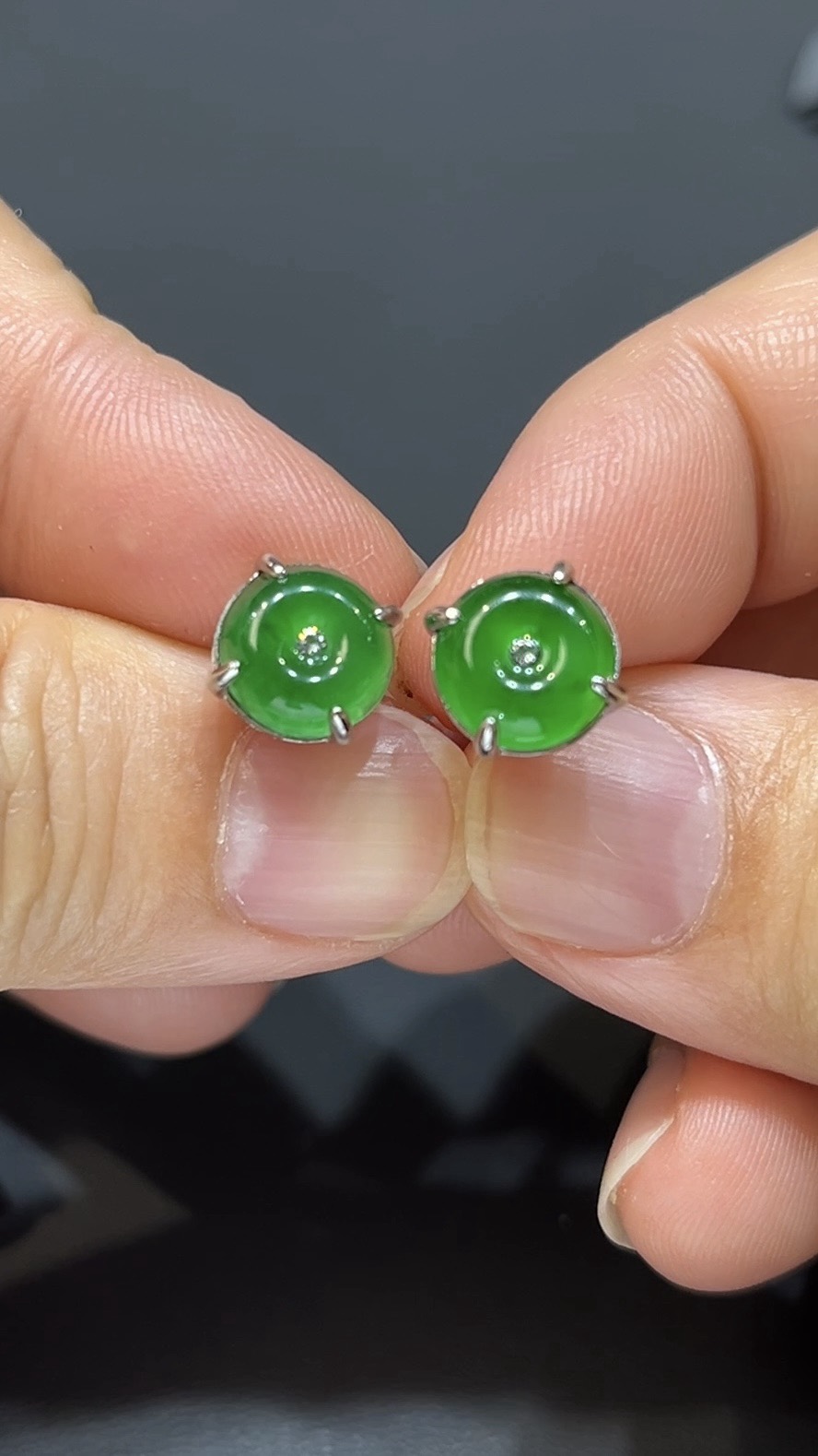 翡翠玉器精選編號#387 彩韻平安.危地馬拉高色翡翠耳環 1 翡翠玉器精選編號#387 彩韻平安.危地馬拉高色翡翠耳環