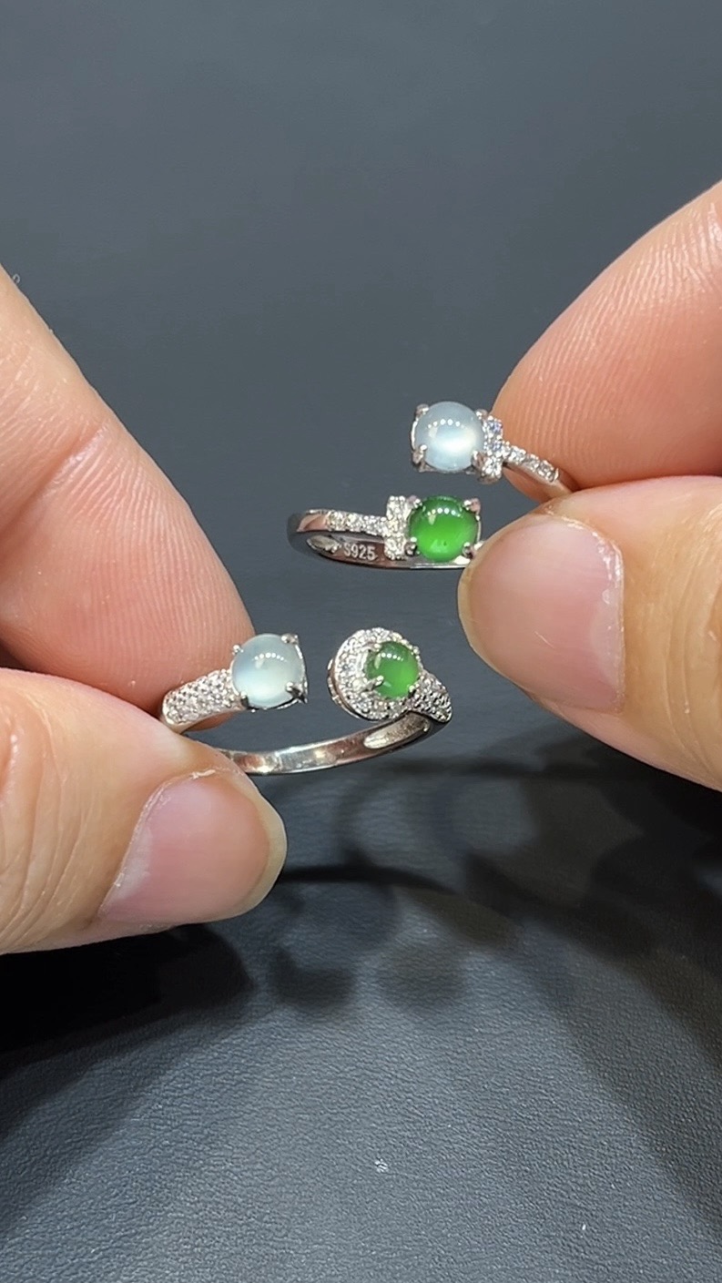 翡翠玉器精選編號#388冰綠雙璧.開口雅戒 2 翡翠玉器精選編號#388冰綠雙璧.開口雅戒 - Image 2