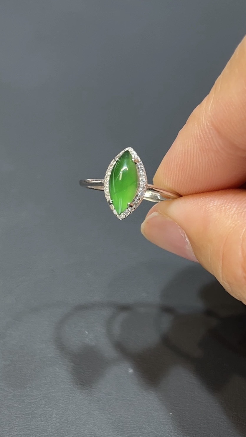 翡翠玉器精選# 390 陽綠之眼.平價雅選 翡翠戒指 1 翡翠玉器精選# 390 陽綠之眼.平價雅選 翡翠戒指