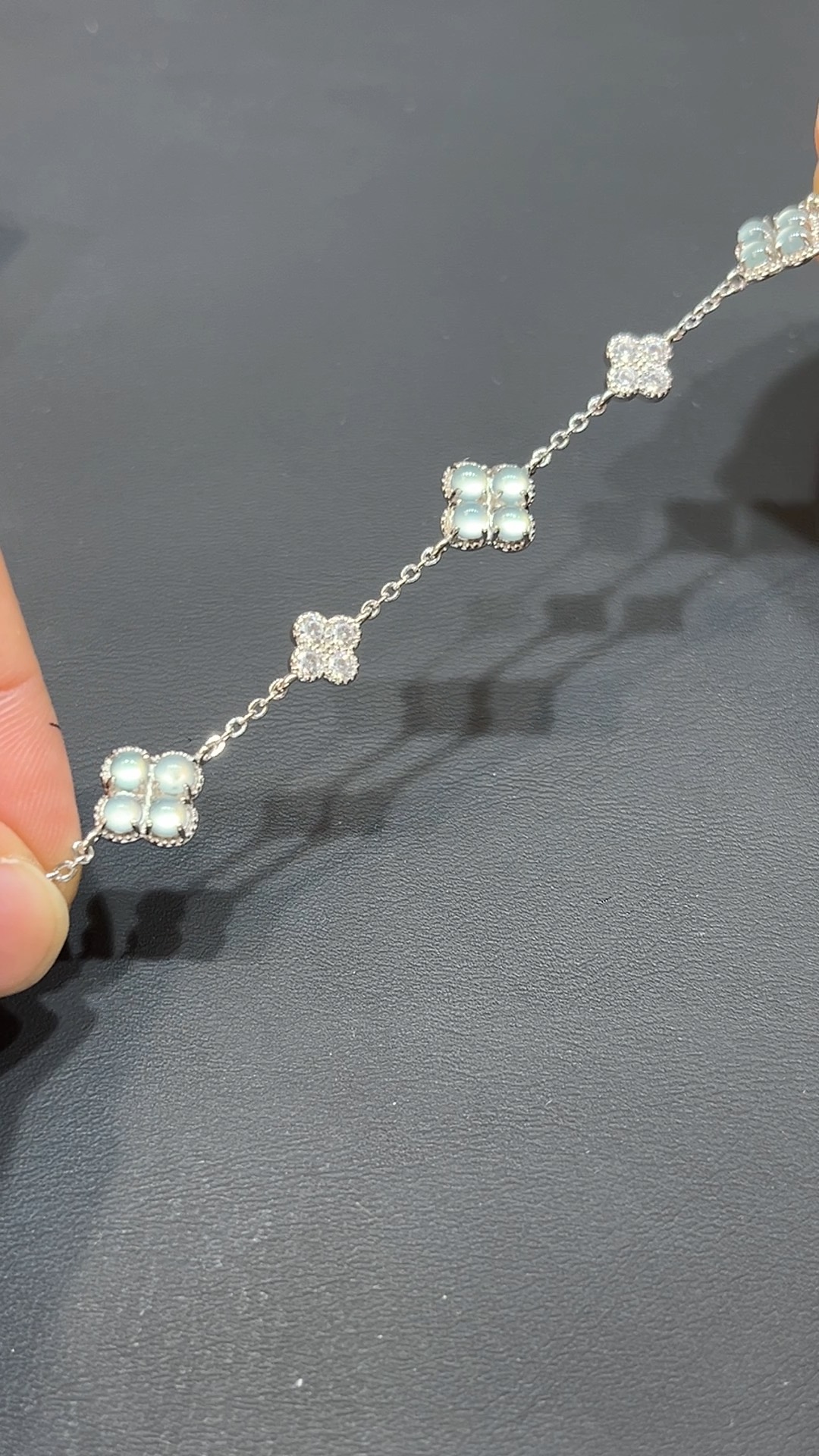 翡翠玉器精選 #397 典雅圓潤・翡翠925銀手鏈 2 翡翠玉器精選 #397 典雅圓潤・翡翠925銀手鏈 - Image 2